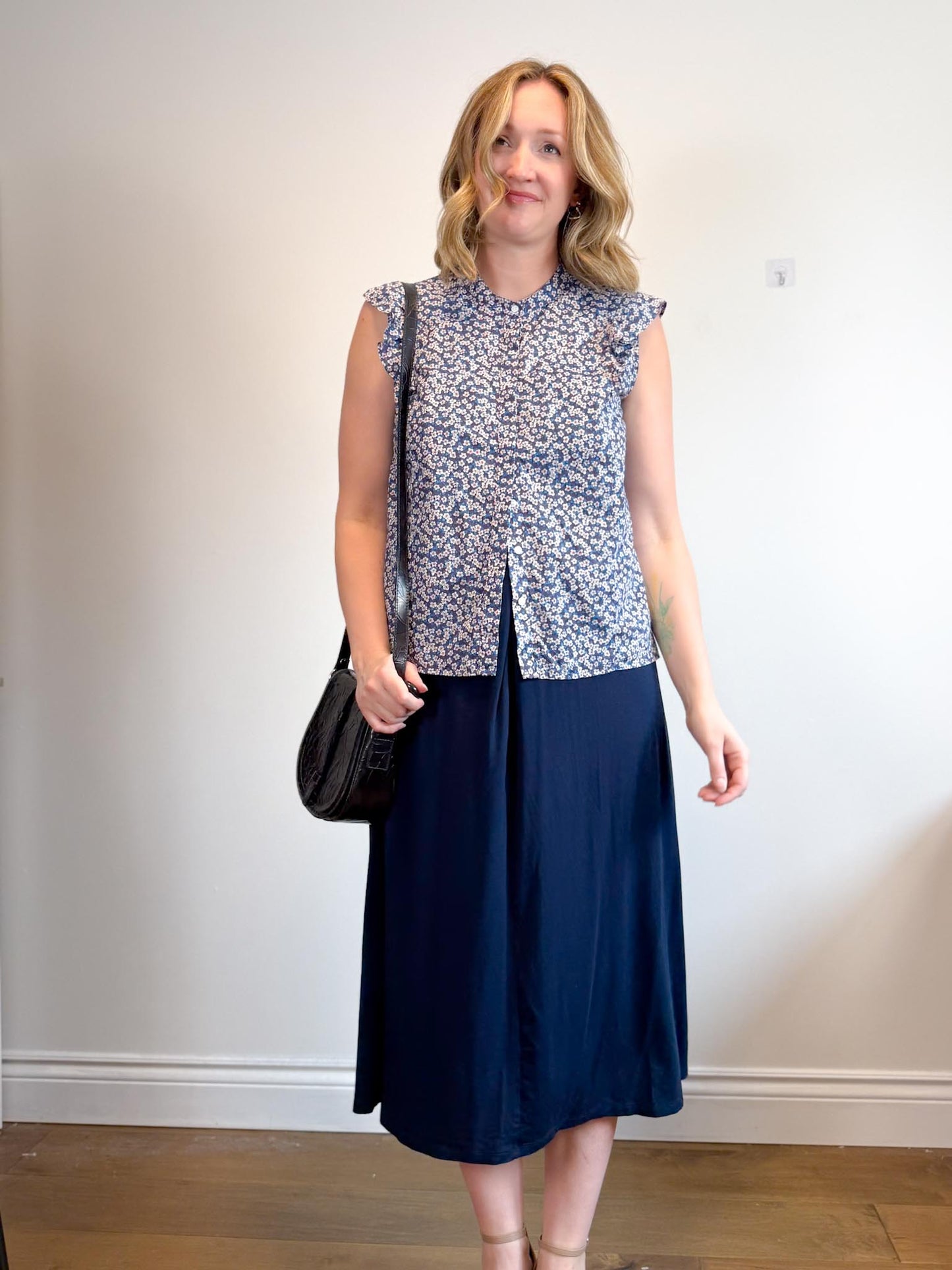 Judith & Charles Floral Sleeveless Ruffle Blouse (Size 12)