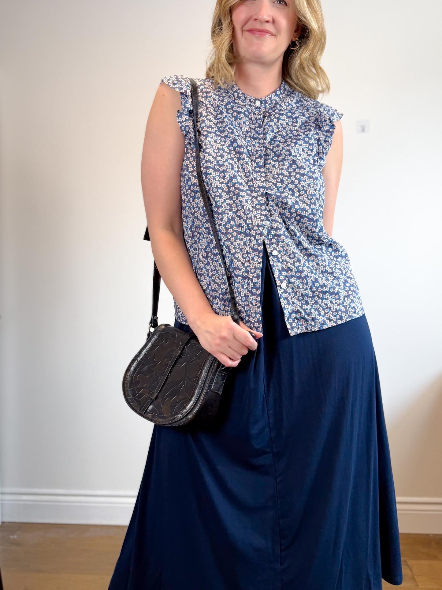 Judith & Charles Floral Sleeveless Ruffle Blouse (Size 12)