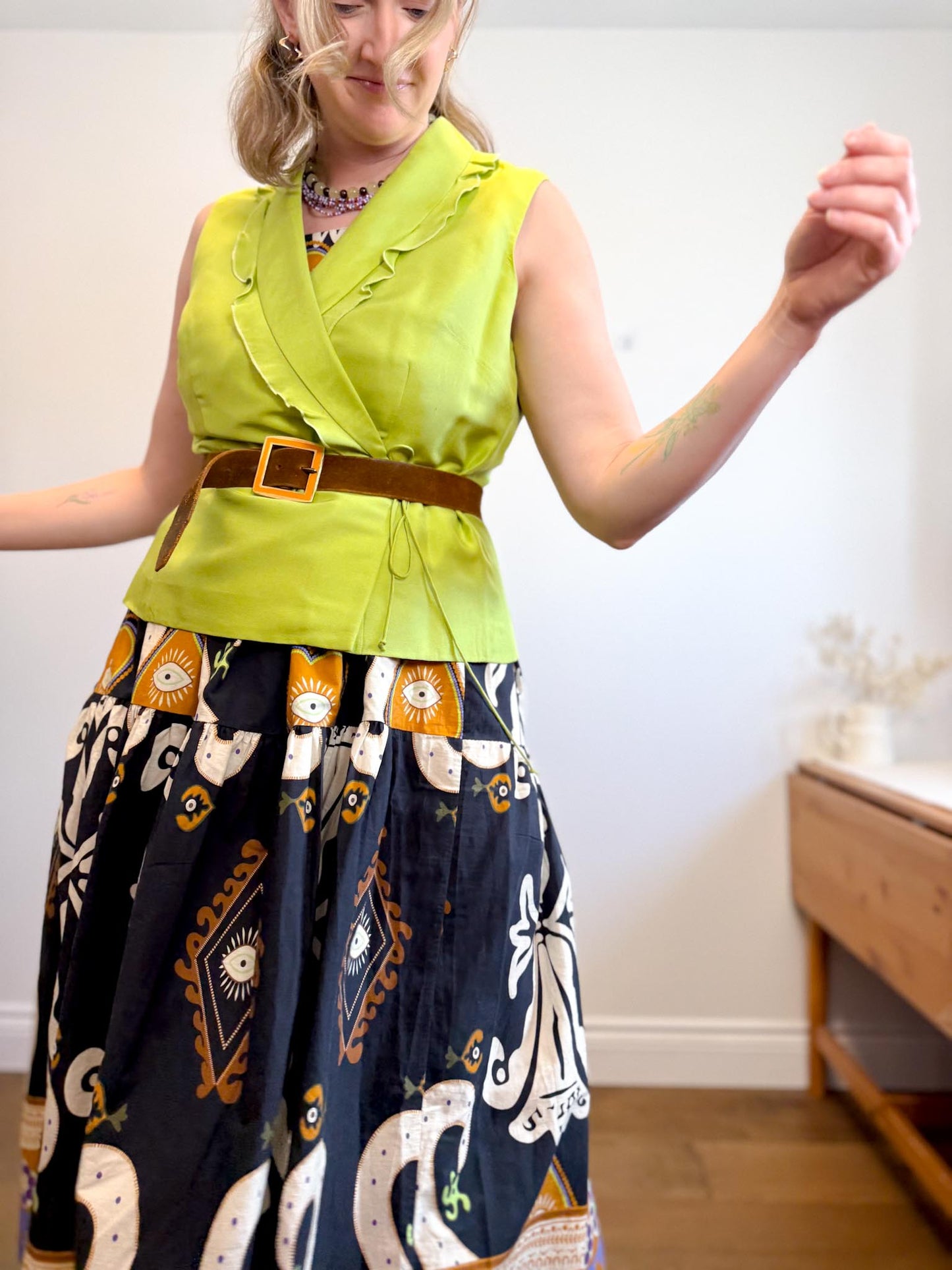 Vintage Ruffle Wrap Style Silk Blouse in Green (Size L)