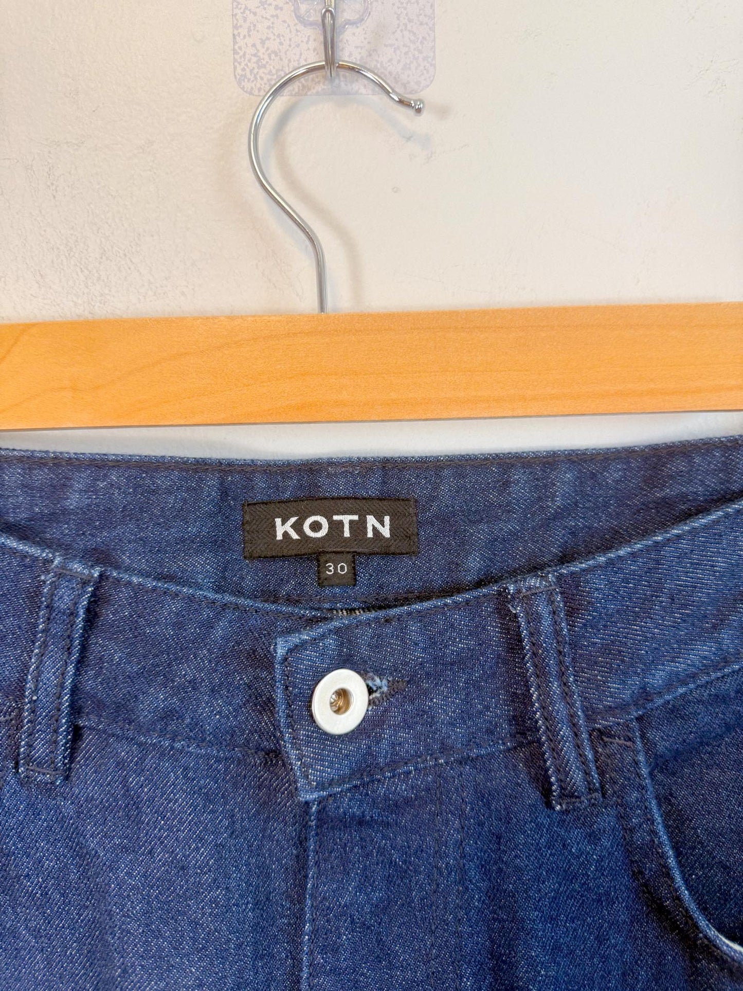 KOTN Slow Fashion “Unisex Antifit Denim Jeans” (Size 30)
