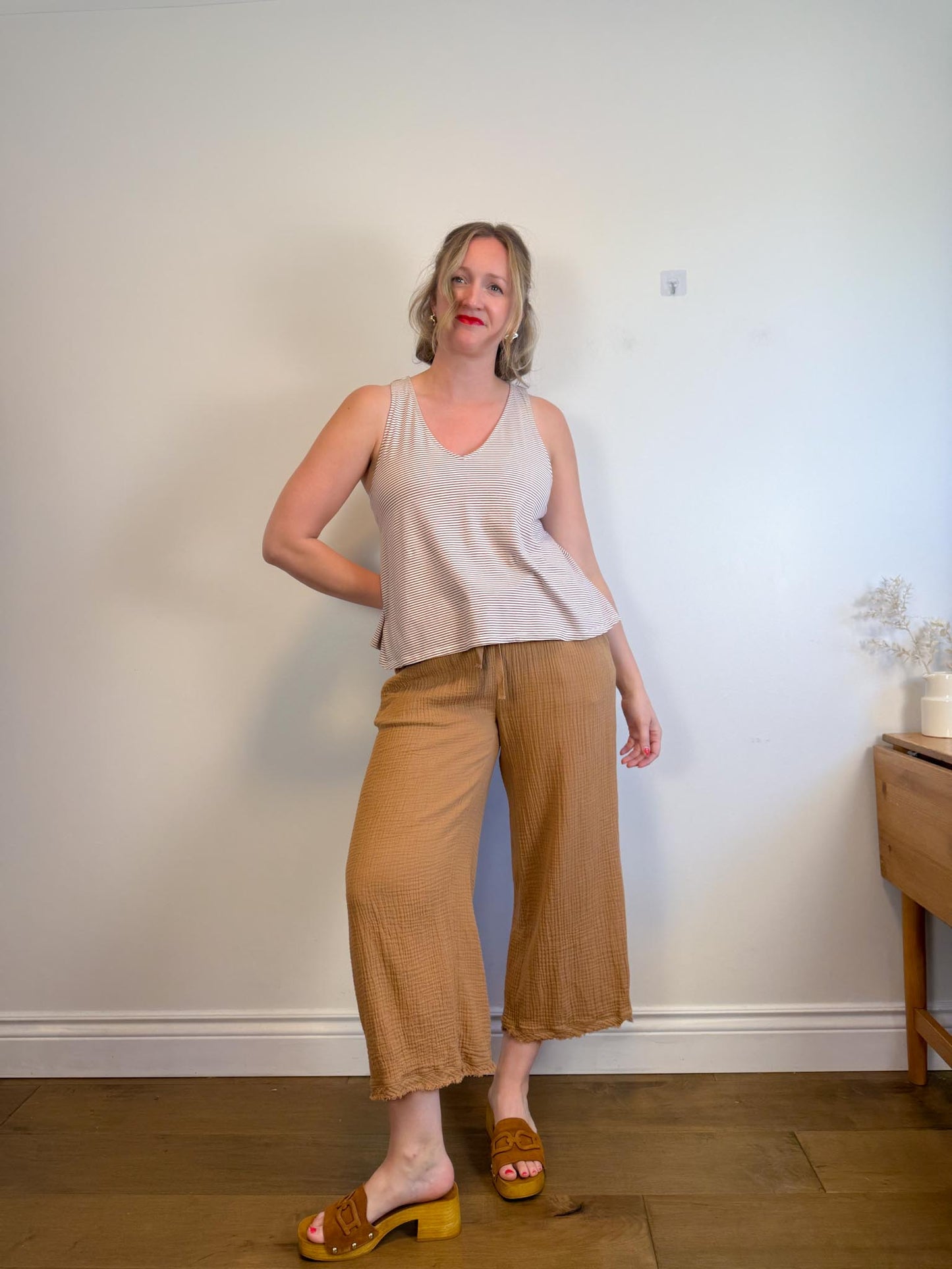 Kit & Ace Striped V-Neck Tank in Brown & White (Size L)