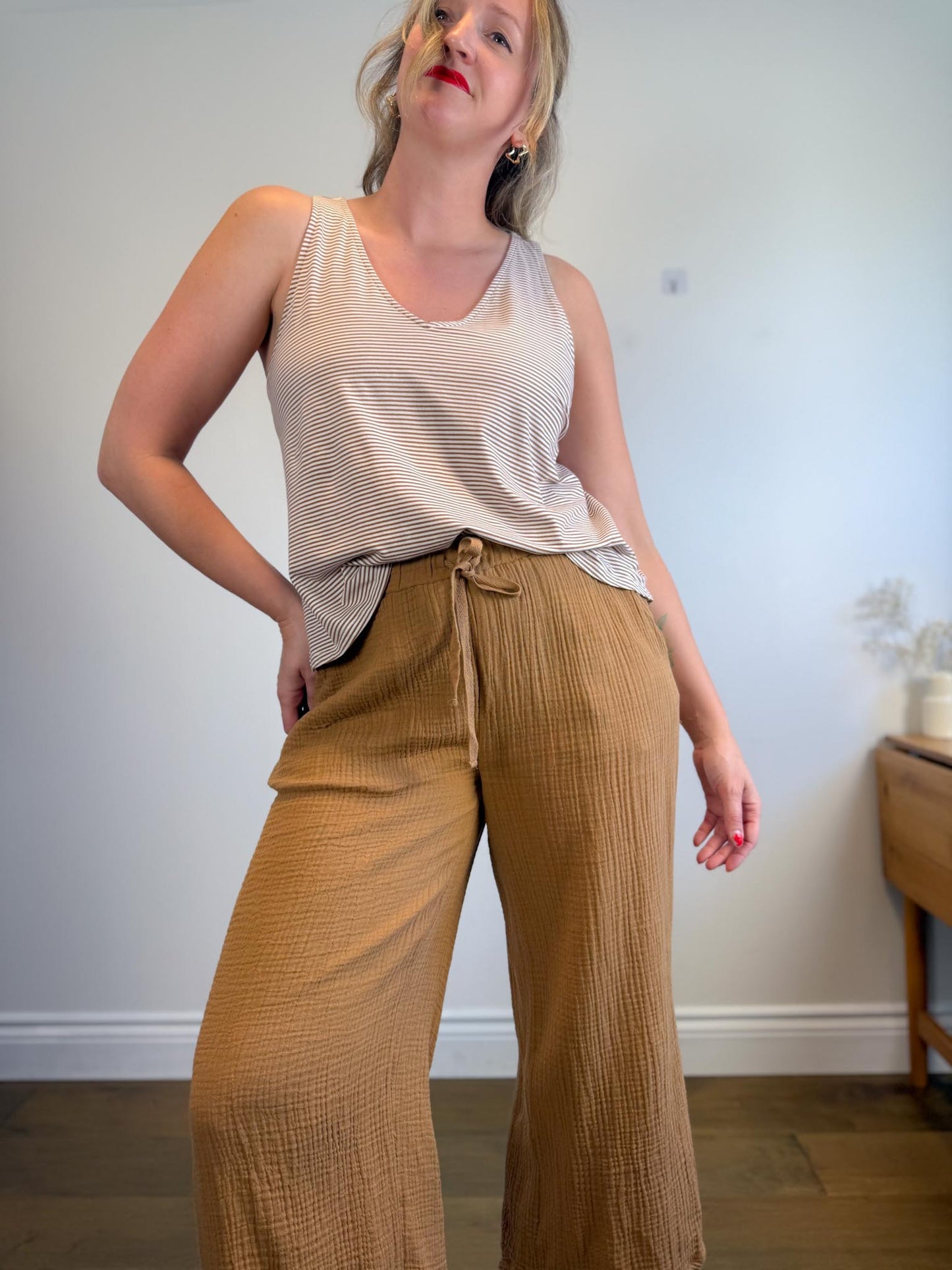 Kit & Ace Striped V-Neck Tank in Brown & White (Size L)