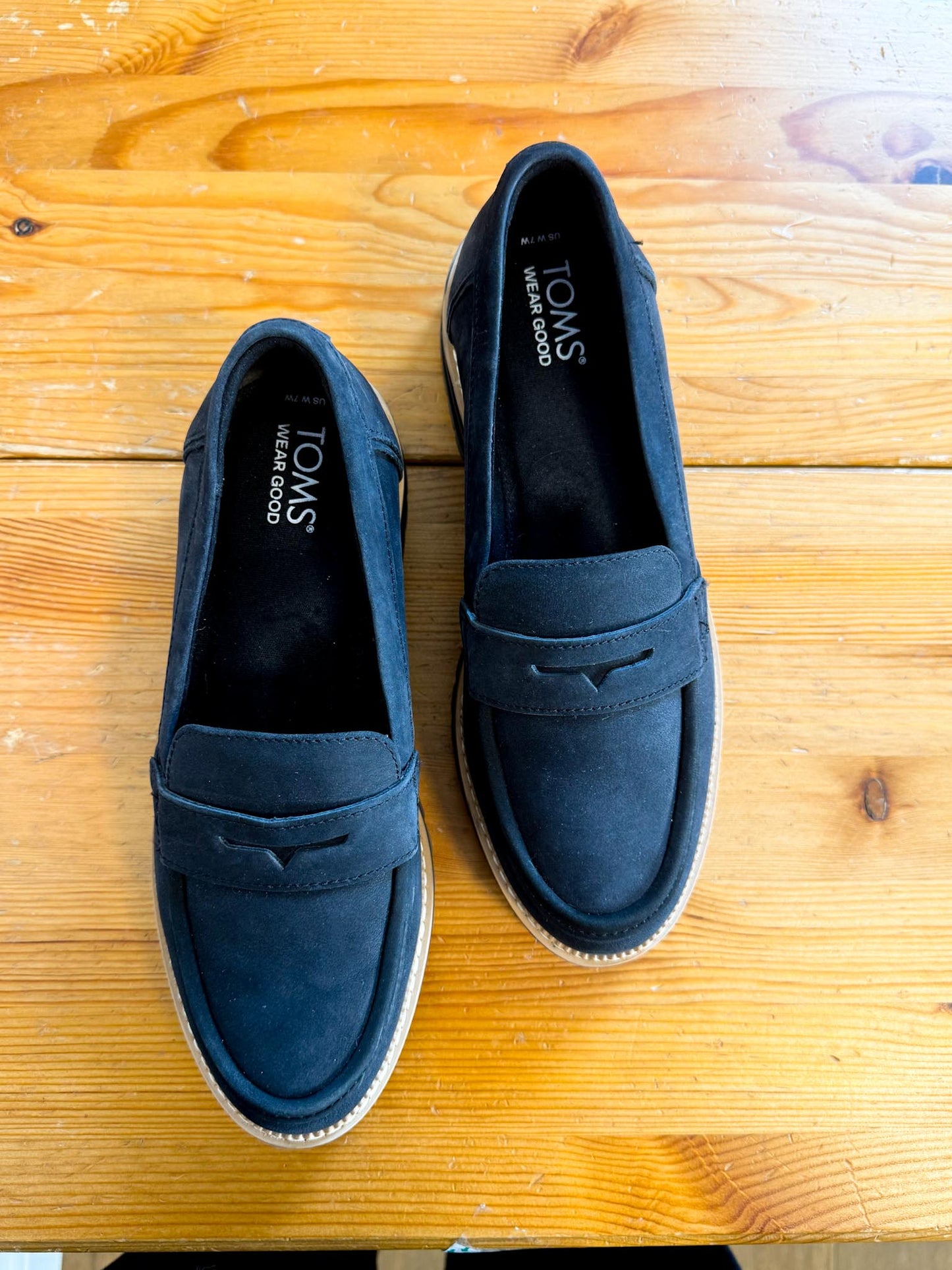 Toms "Cara Loafer in Black Leather" (Size 7)