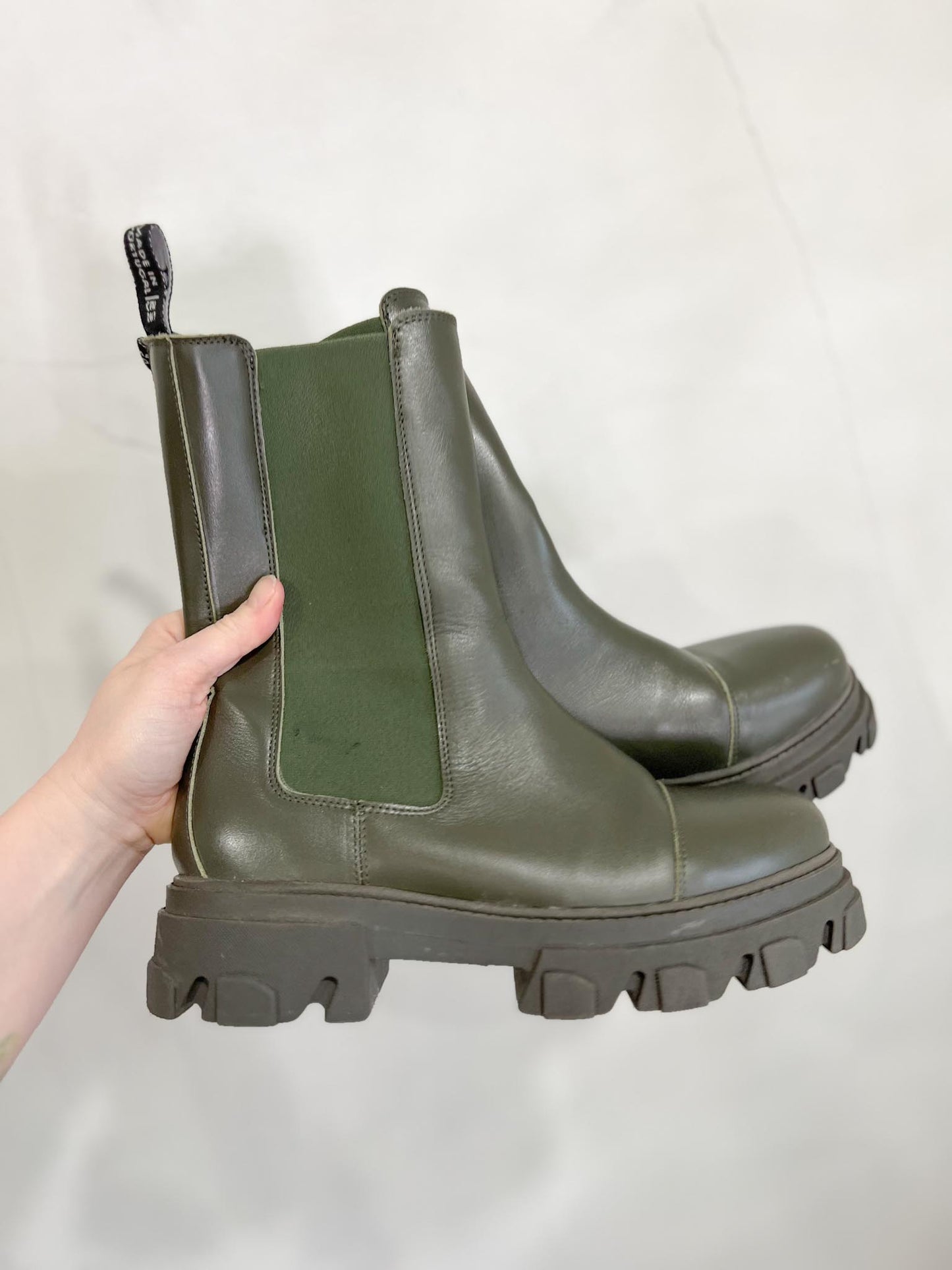 Last Studio "Angie Chelsea Boots in Green" (Size 41)