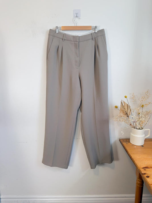 Wilfred "The Effortless Pant" in Grey SOLD AS IS (Size 14)