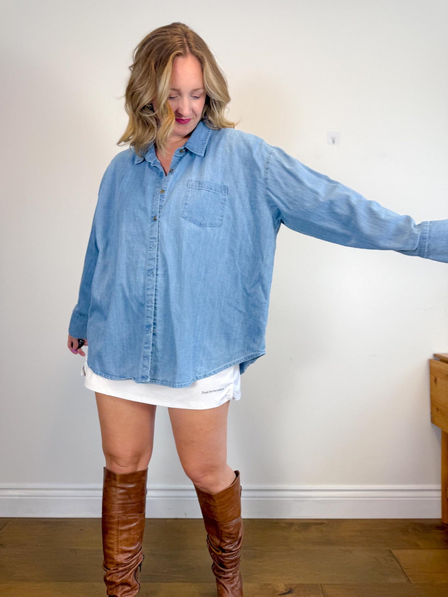 One Wednesday: The Chambray Button Up (Size 2XL)