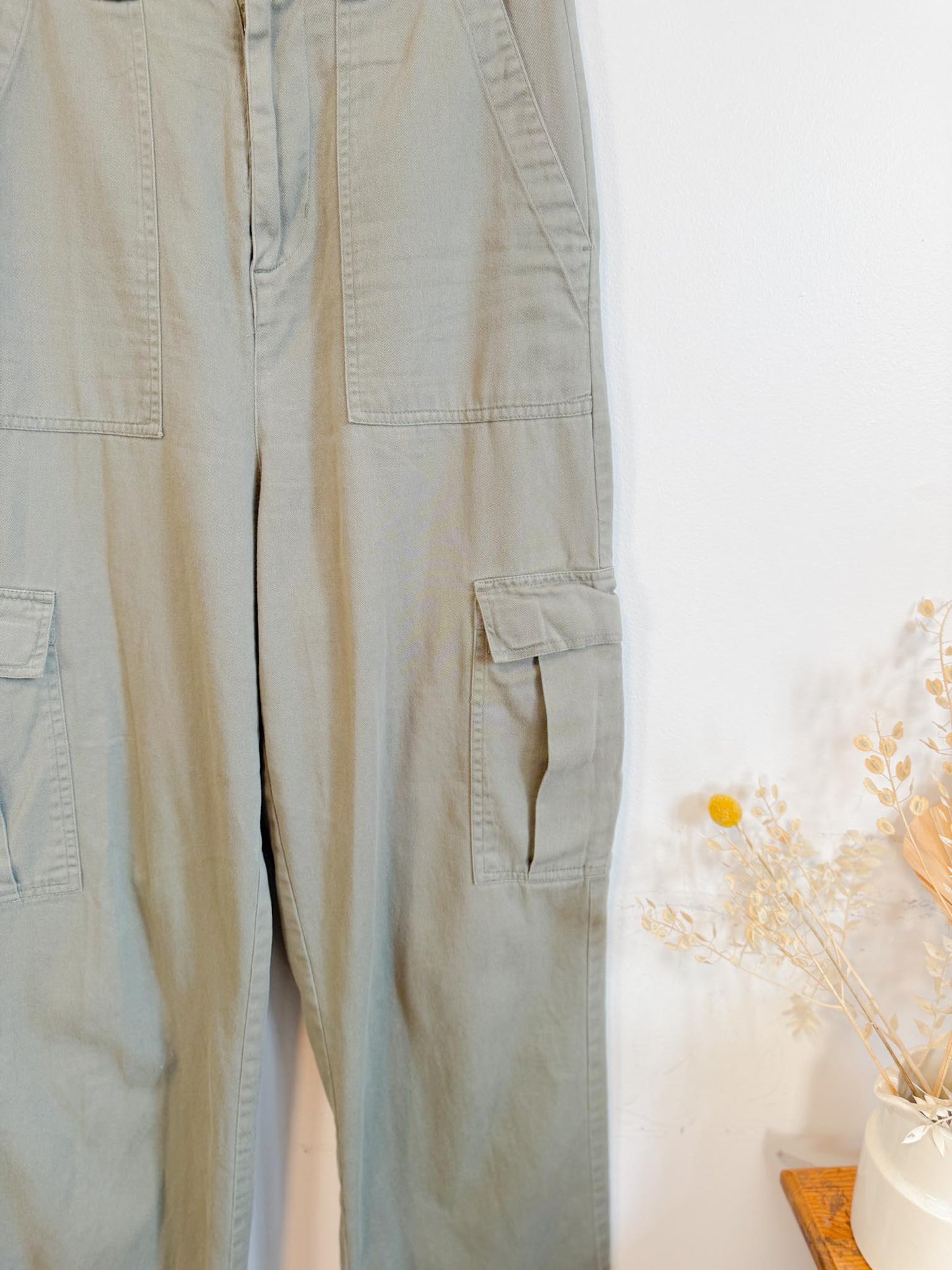 Lucy & Yak Sustainable High Rise Cargo Pants in Green (Size S)