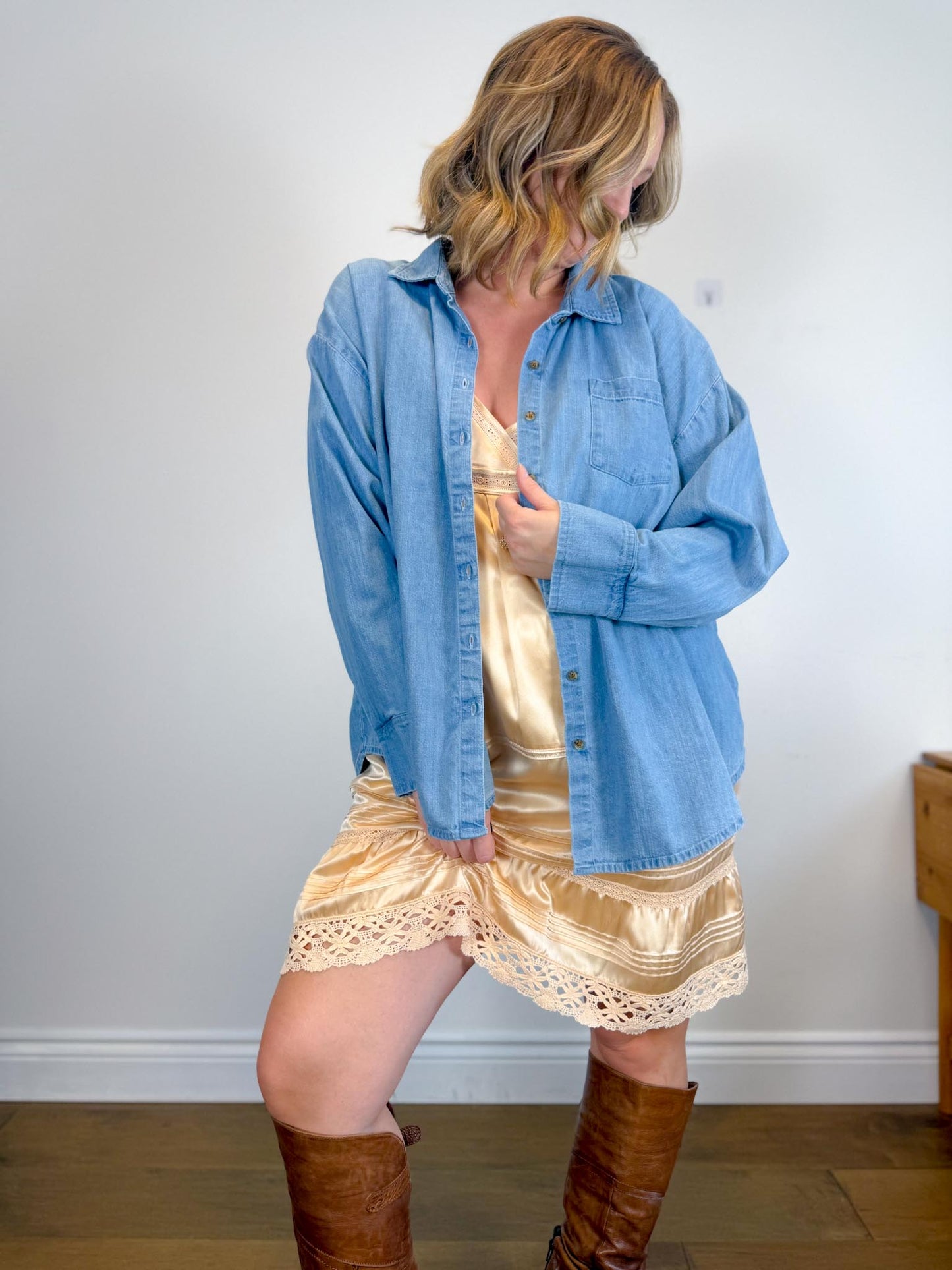 One Wednesday: The Chambray Button Up (Size 2XL)