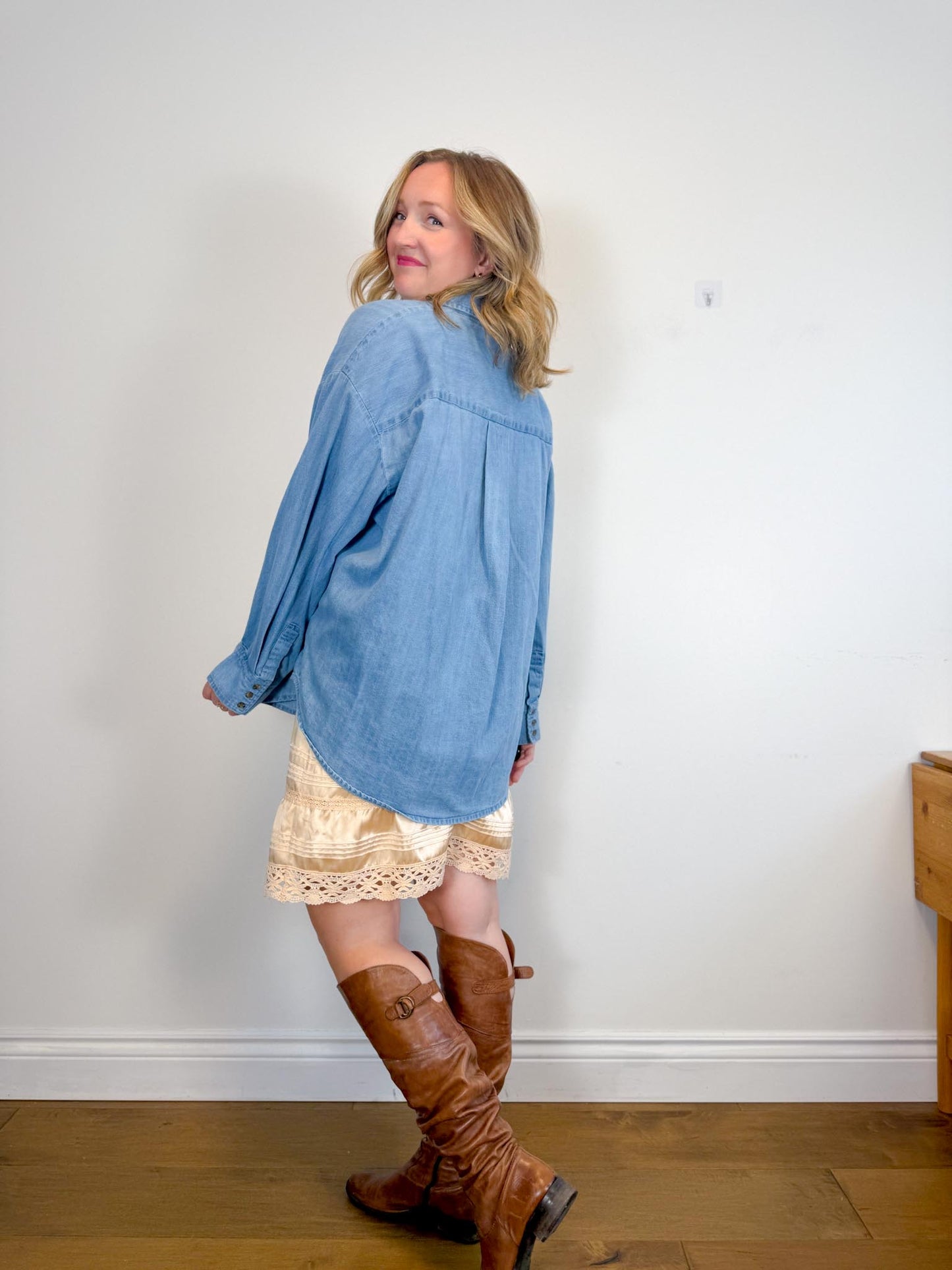One Wednesday: The Chambray Button Up (Size 2XL)