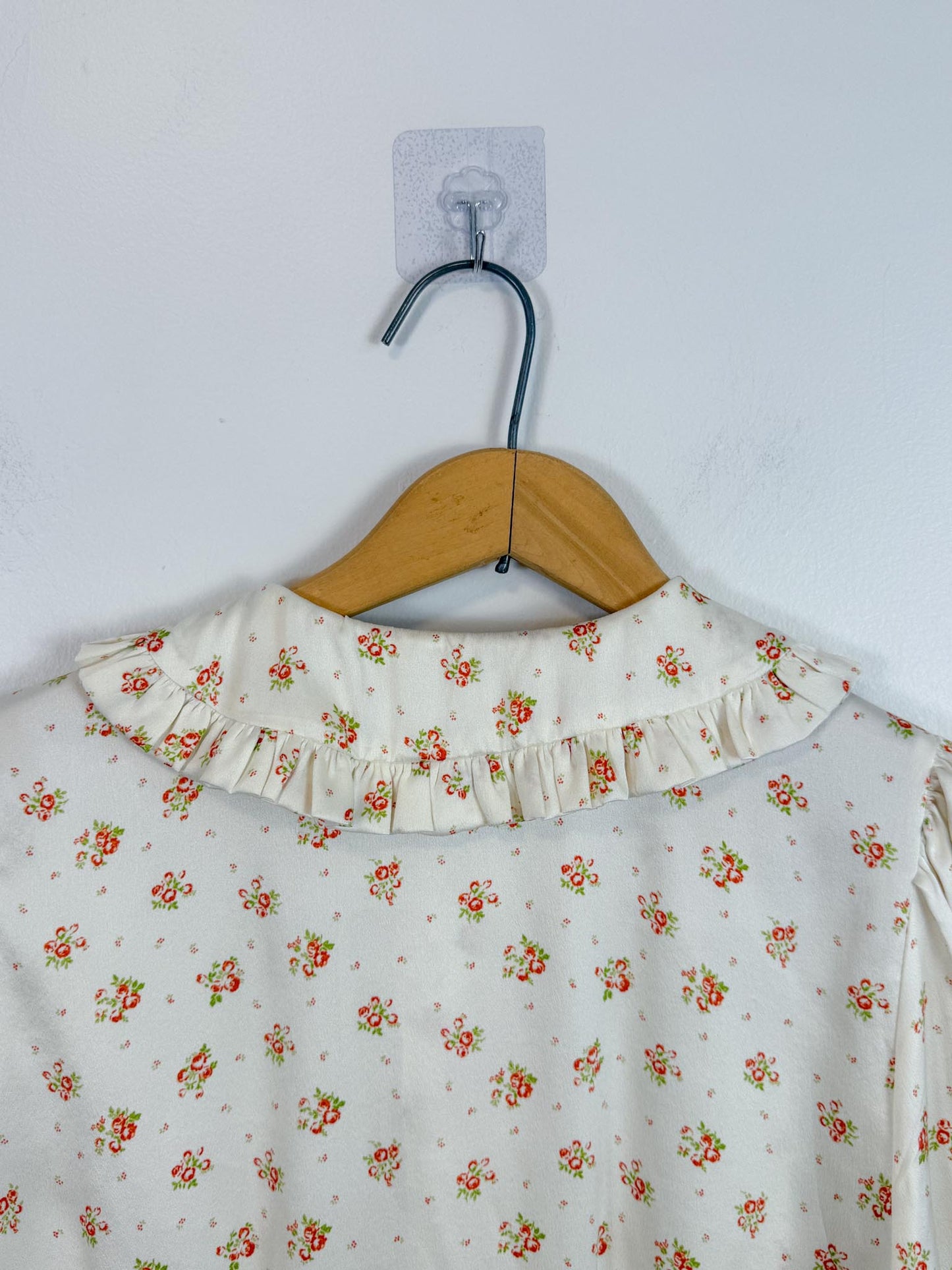 DOEN "Bel Ruffled Silk-charmeuse Blouse in Floral" (Size S)
