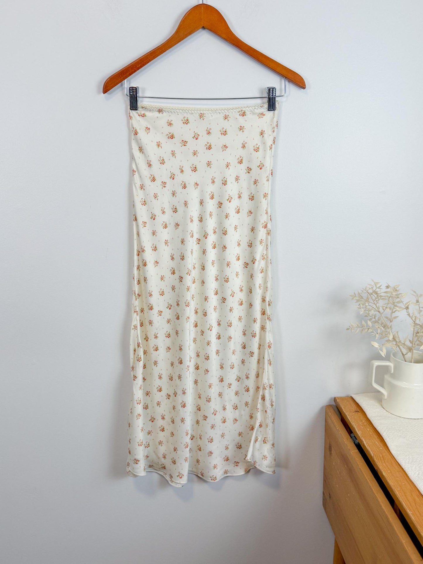 DOEN "Silk Floral Elowen Midi Skirt in Floral" (Size S)