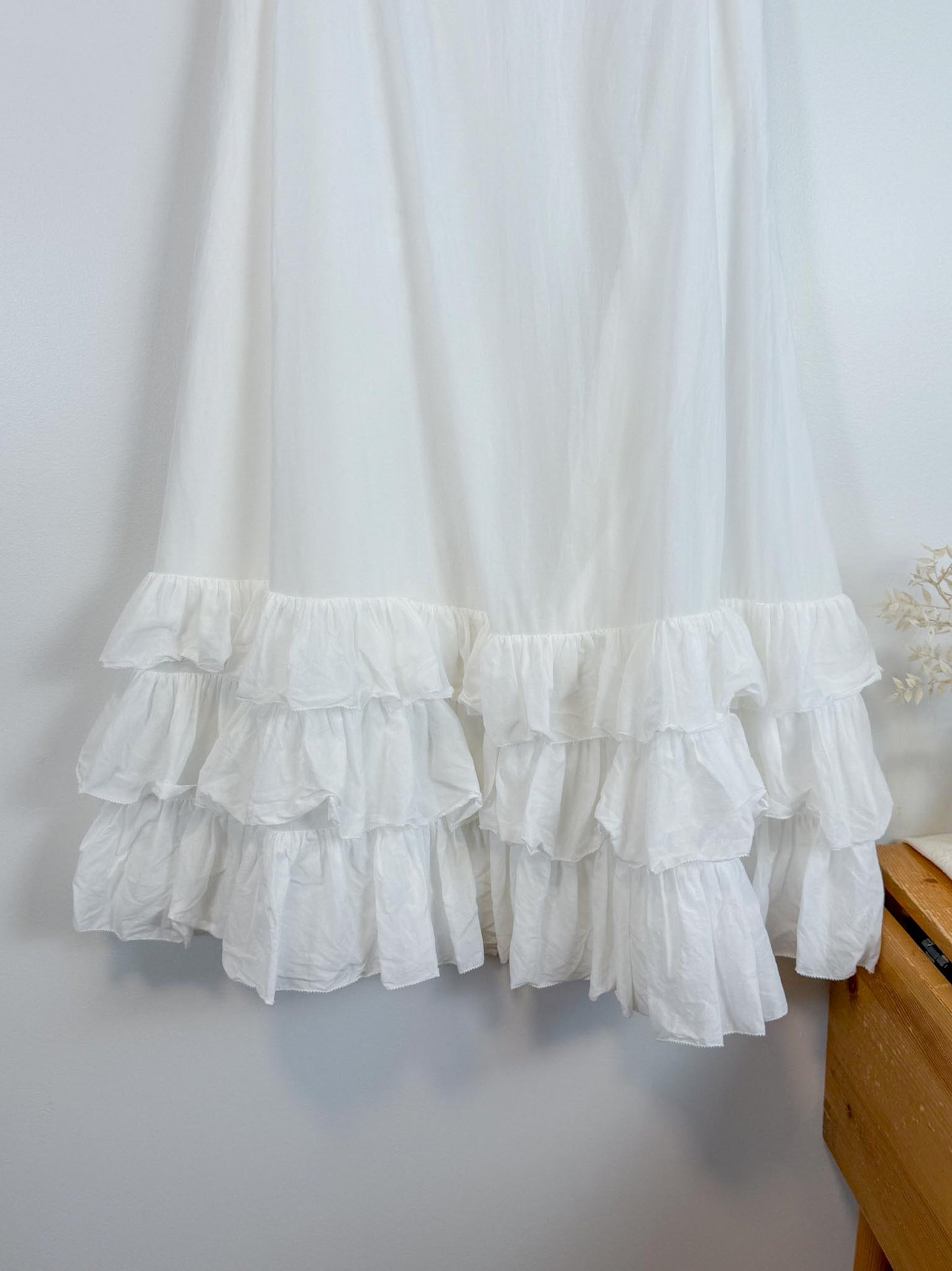 Ralph Lauren White Midi Skirt with Tiered Ruffle (Size M/L)