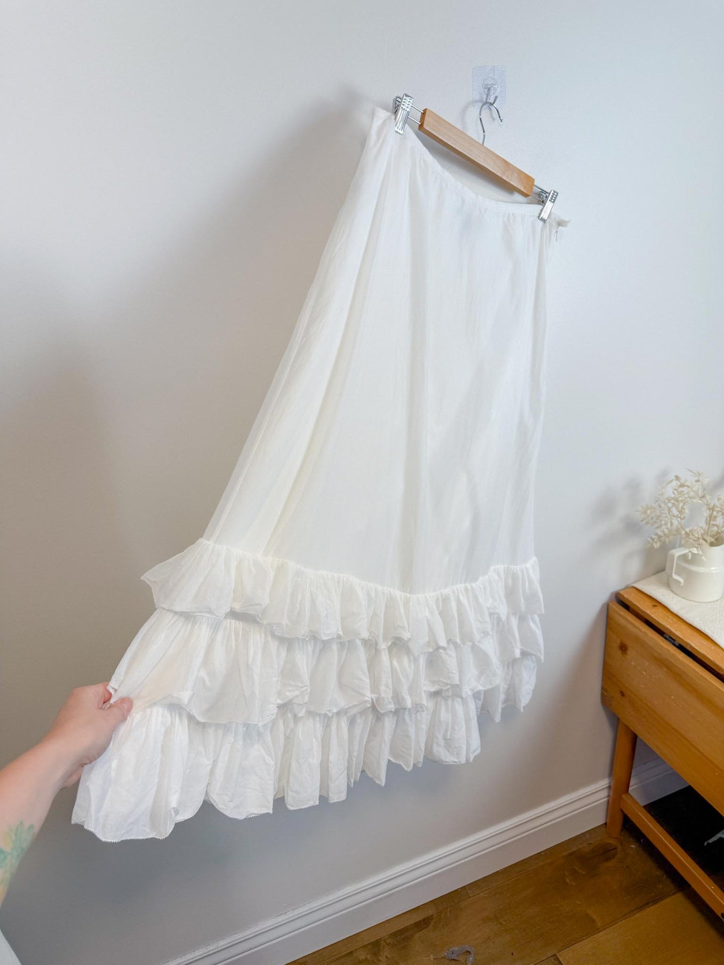Ralph Lauren White Midi Skirt with Tiered Ruffle (Size M/L)