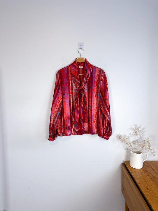 Vintage Blouse with Neck Tie in Red (Size M/L)
