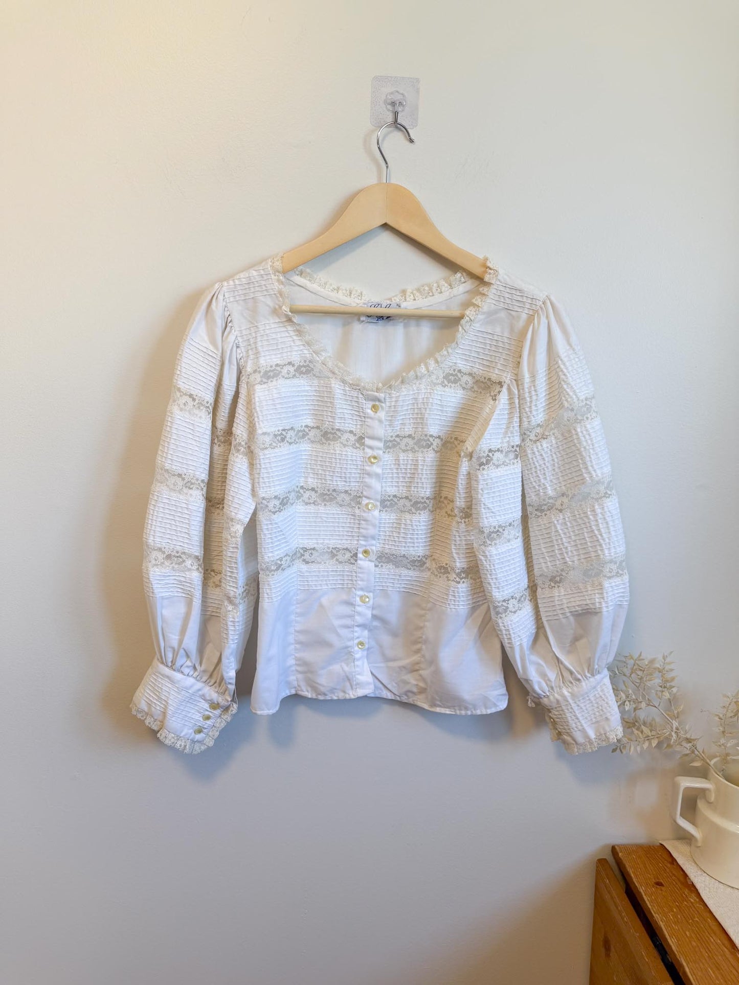 Vintage 1950s Lou Larry Lace Puff Sleeve Blouse (Size S/M)