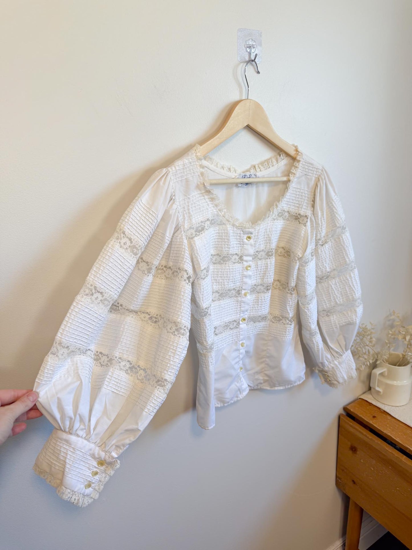 Vintage 1950s Lou Larry Lace Puff Sleeve Blouse (Size S/M)