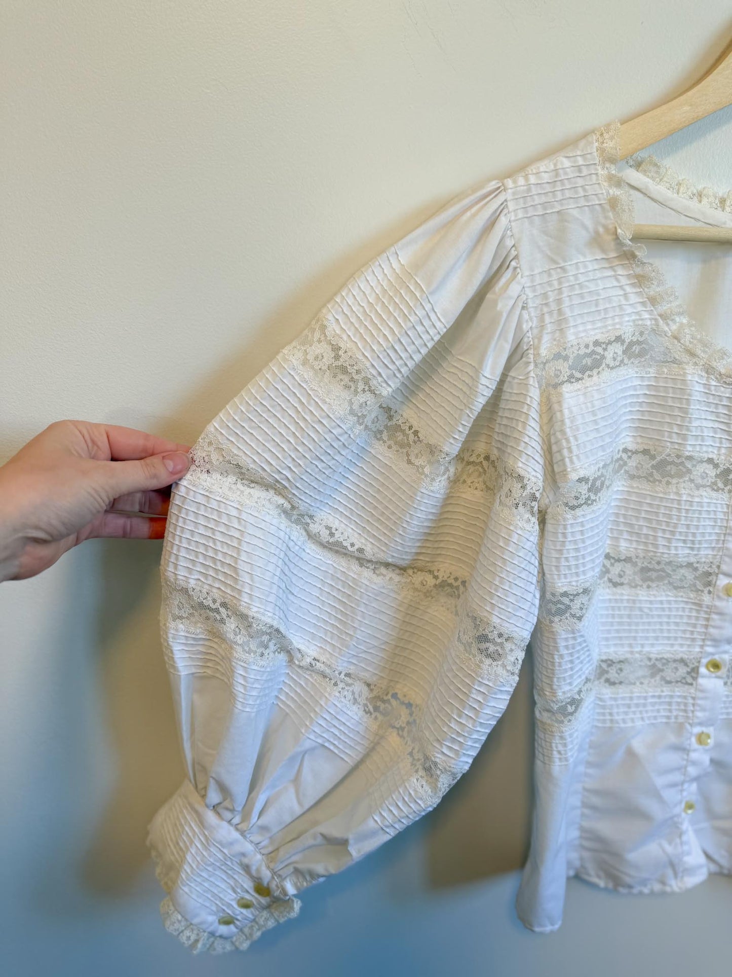 Vintage 1950s Lou Larry Lace Puff Sleeve Blouse (Size S/M)