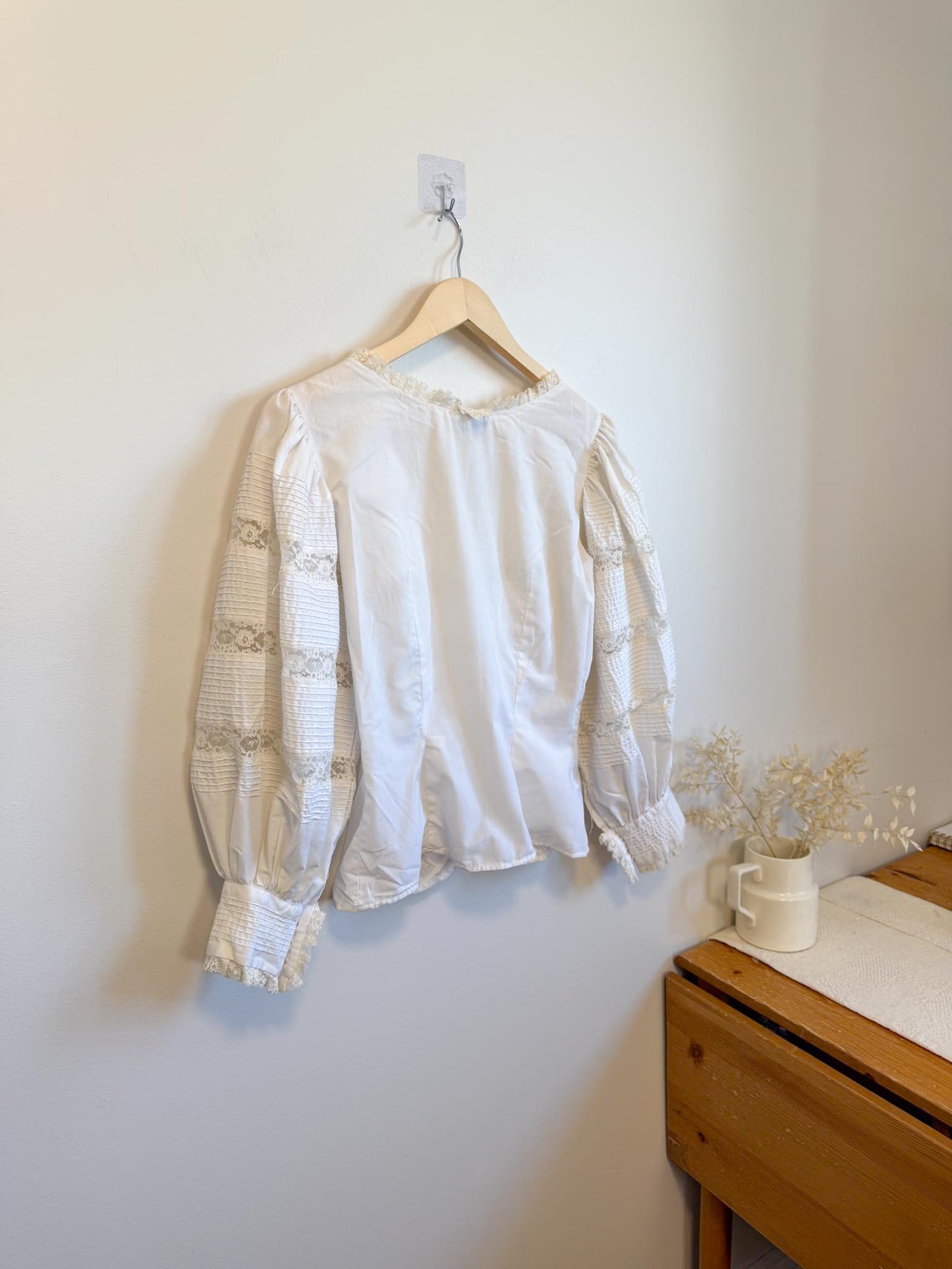 Vintage 1950s Lou Larry Lace Puff Sleeve Blouse (Size S/M)