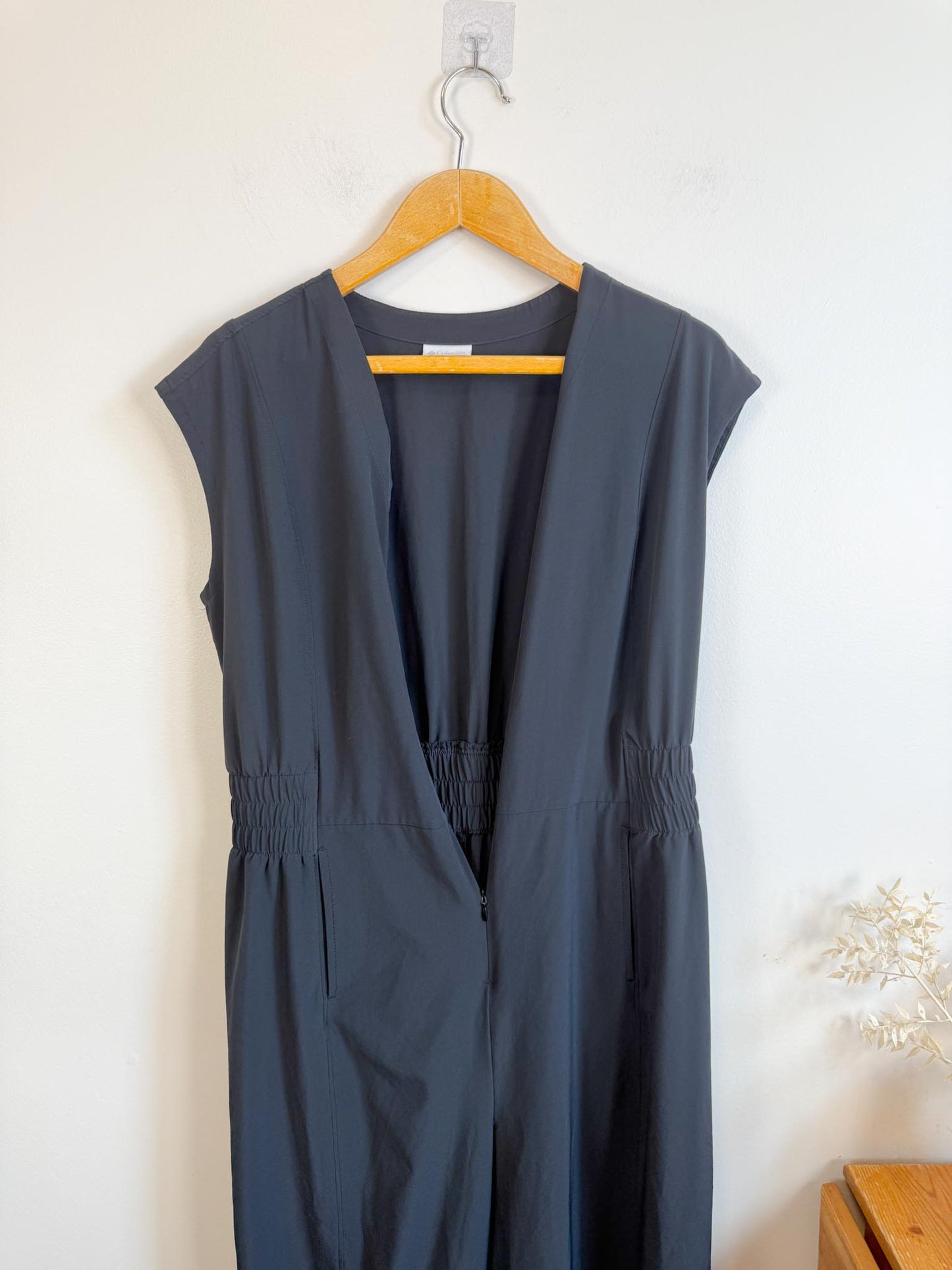 Columbia "Boundless Beauty™ One Piece in Black" (Size L)