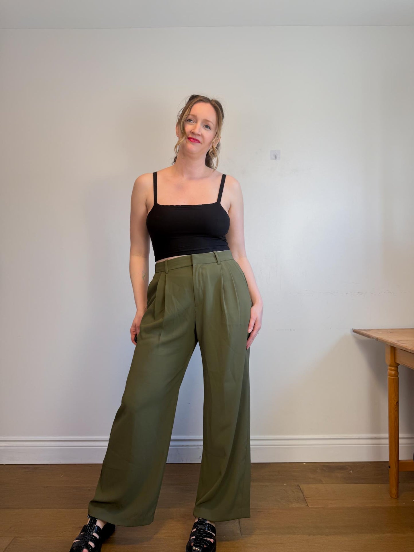 Gap "Pleated Wide Leg Trousers in Moss Green" (Size 12)