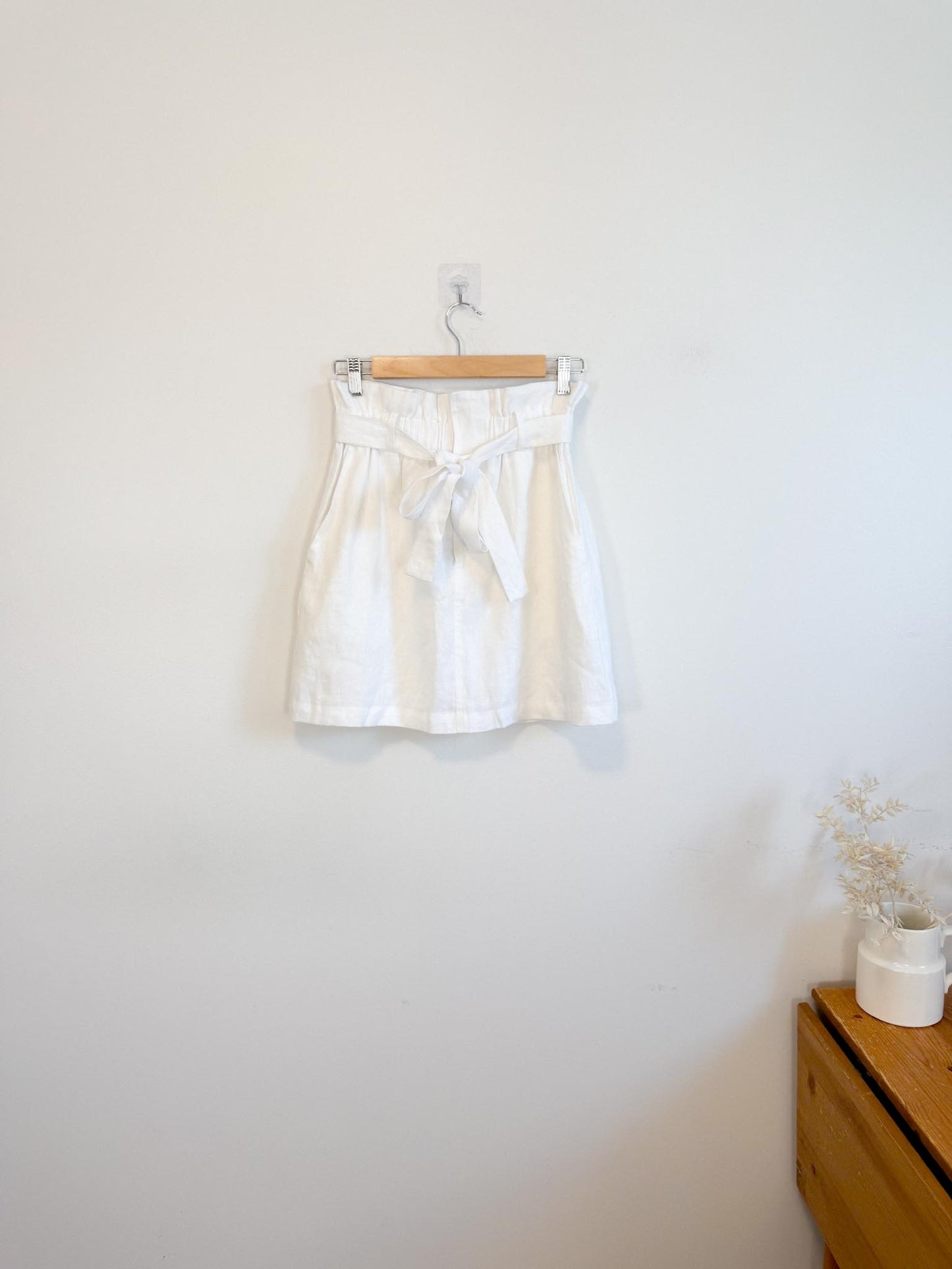 Reformation White Linen Paper Bag Mini Skirt in White (Size S/M)