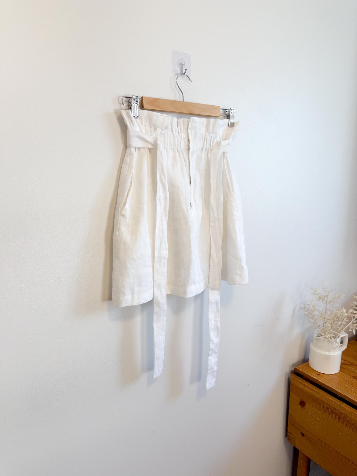 Reformation White Linen Paper Bag Mini Skirt in White (Size S/M)