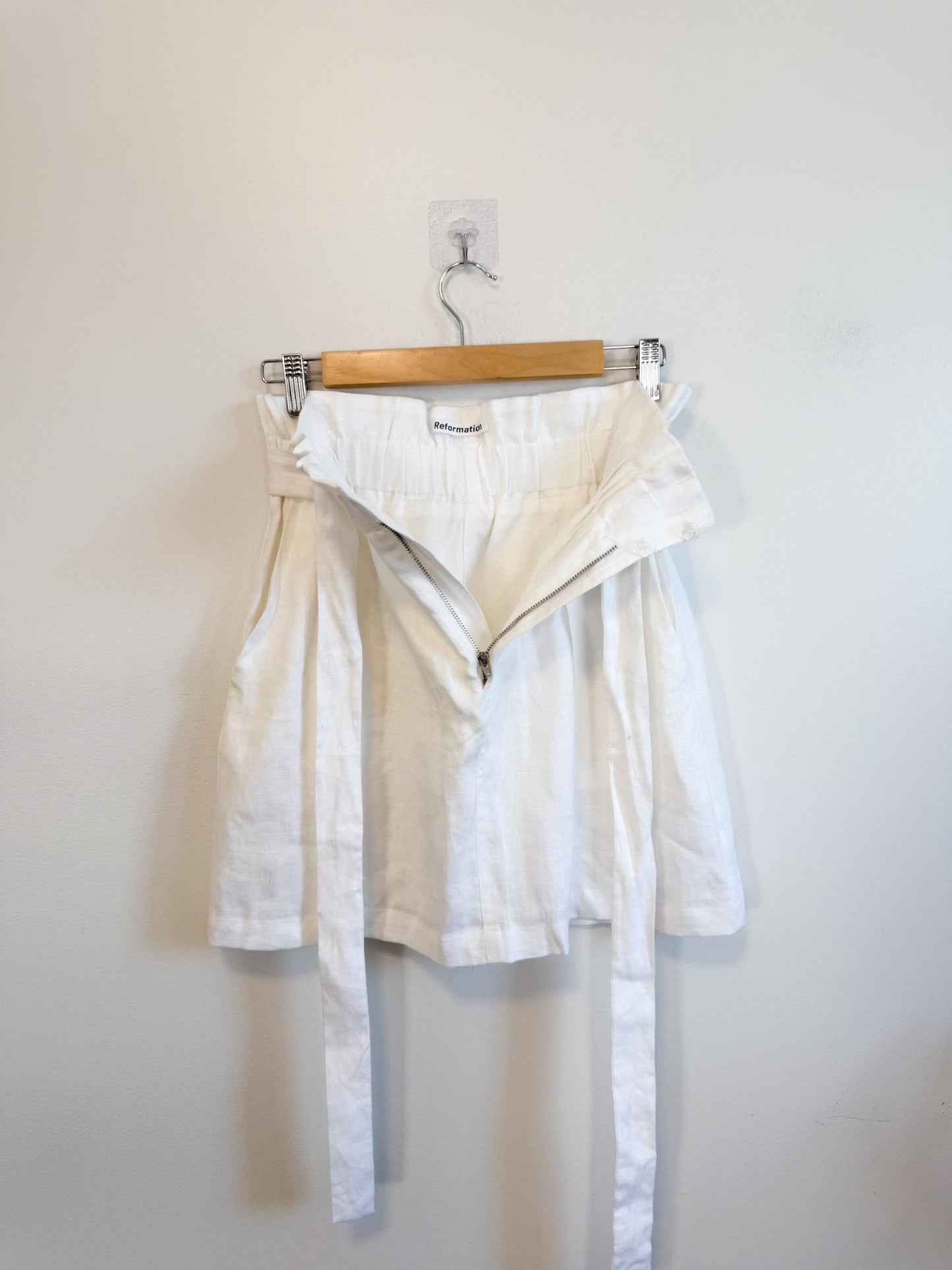 Reformation White Linen Paper Bag Mini Skirt in White (Size S/M)