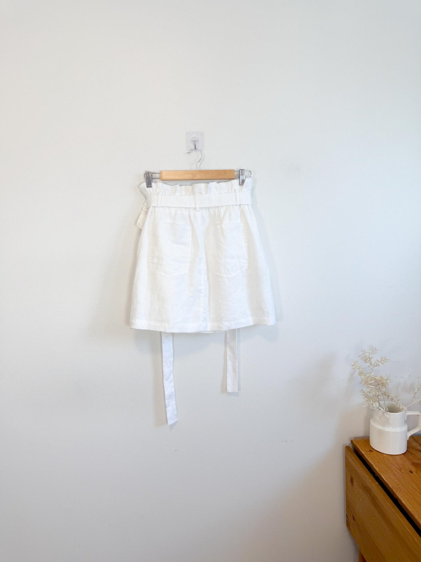 Reformation White Linen Paper Bag Mini Skirt in White (Size S/M)