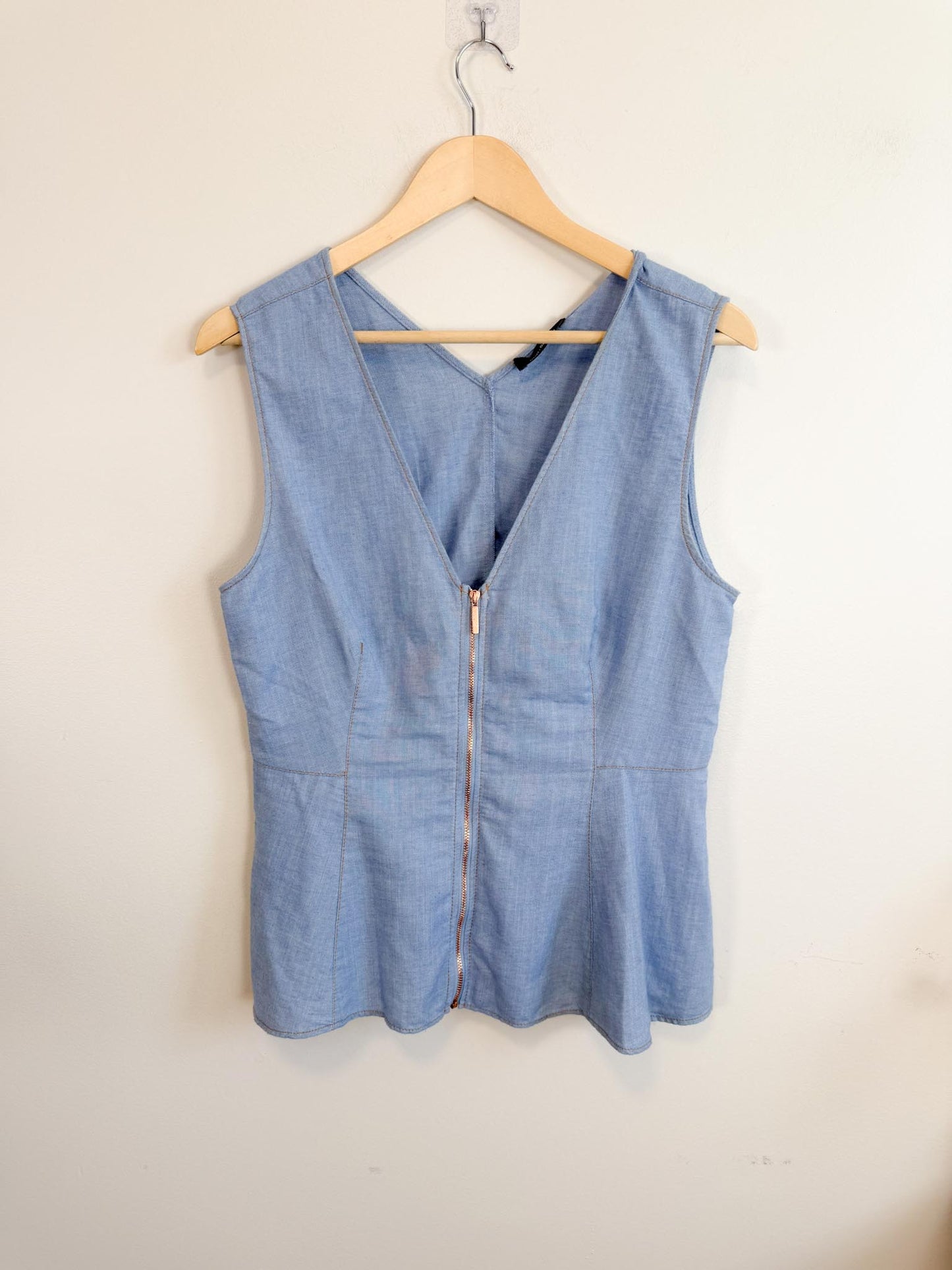Cop.Copine "Ponctuel Denim Top in Light Wash" (Size L)
