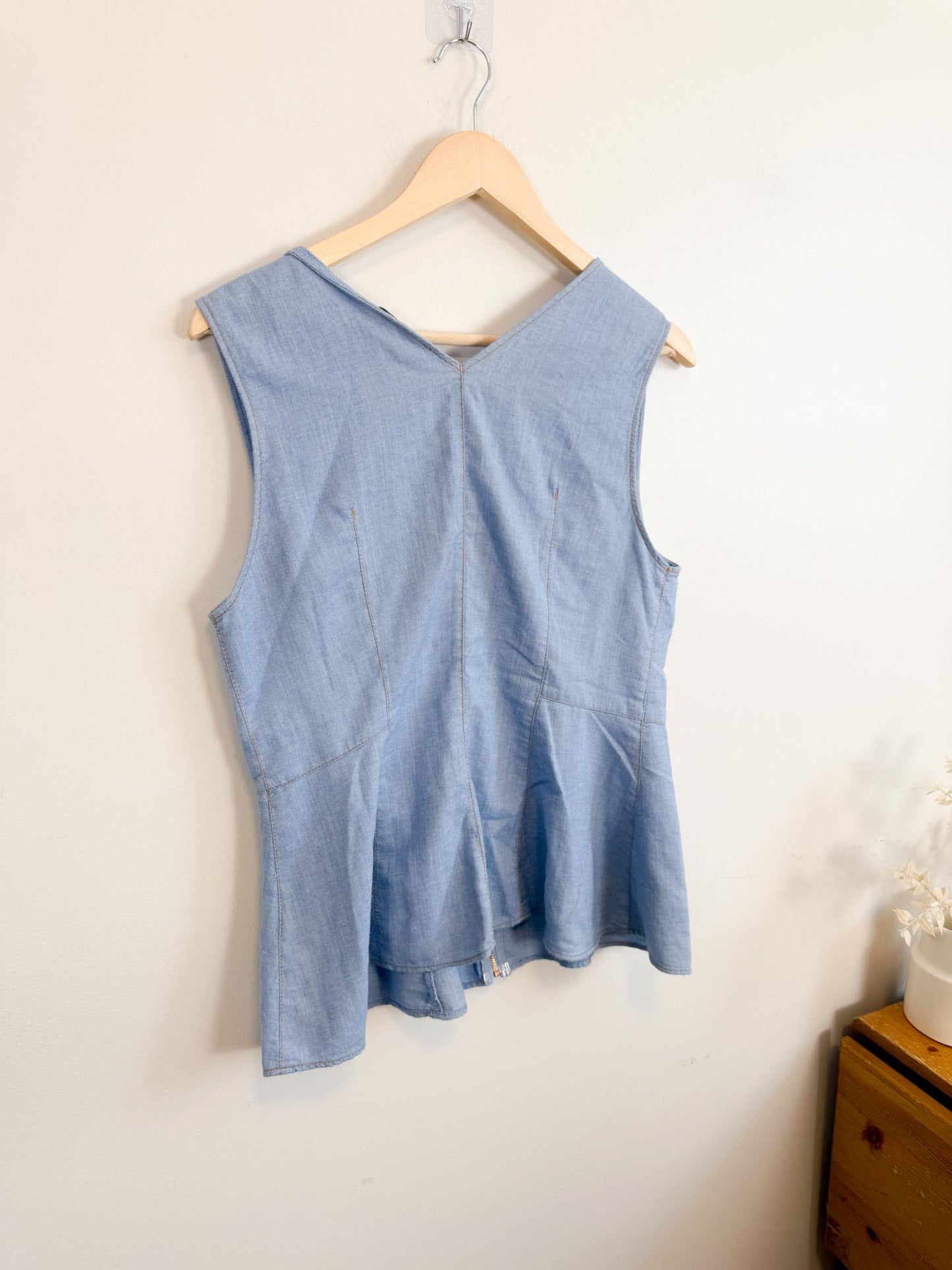 Cop.Copine "Ponctuel Denim Top in Light Wash" (Size L)