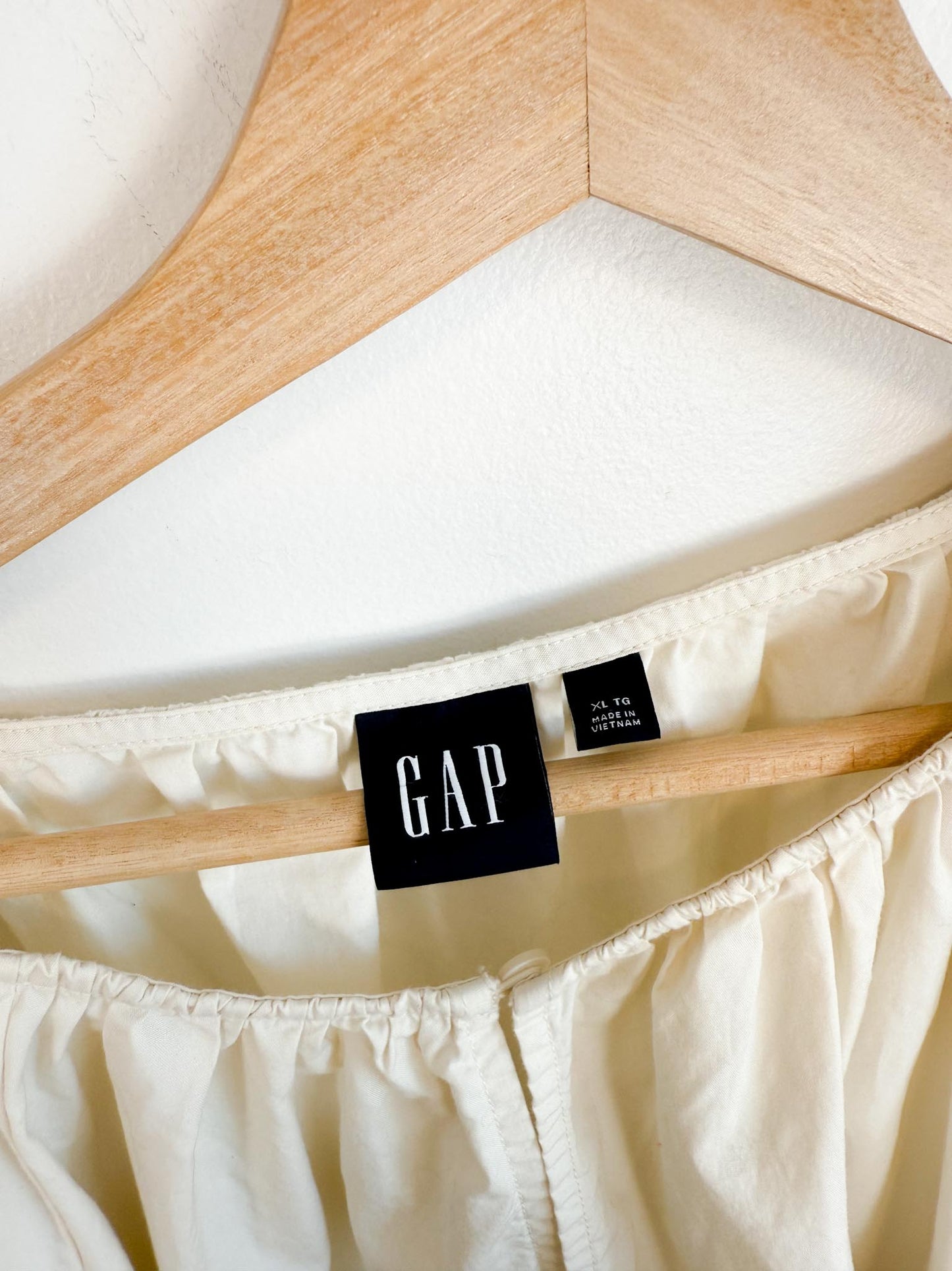 Gap Wide Sleeve Blouse in Neutral (Size XL)
