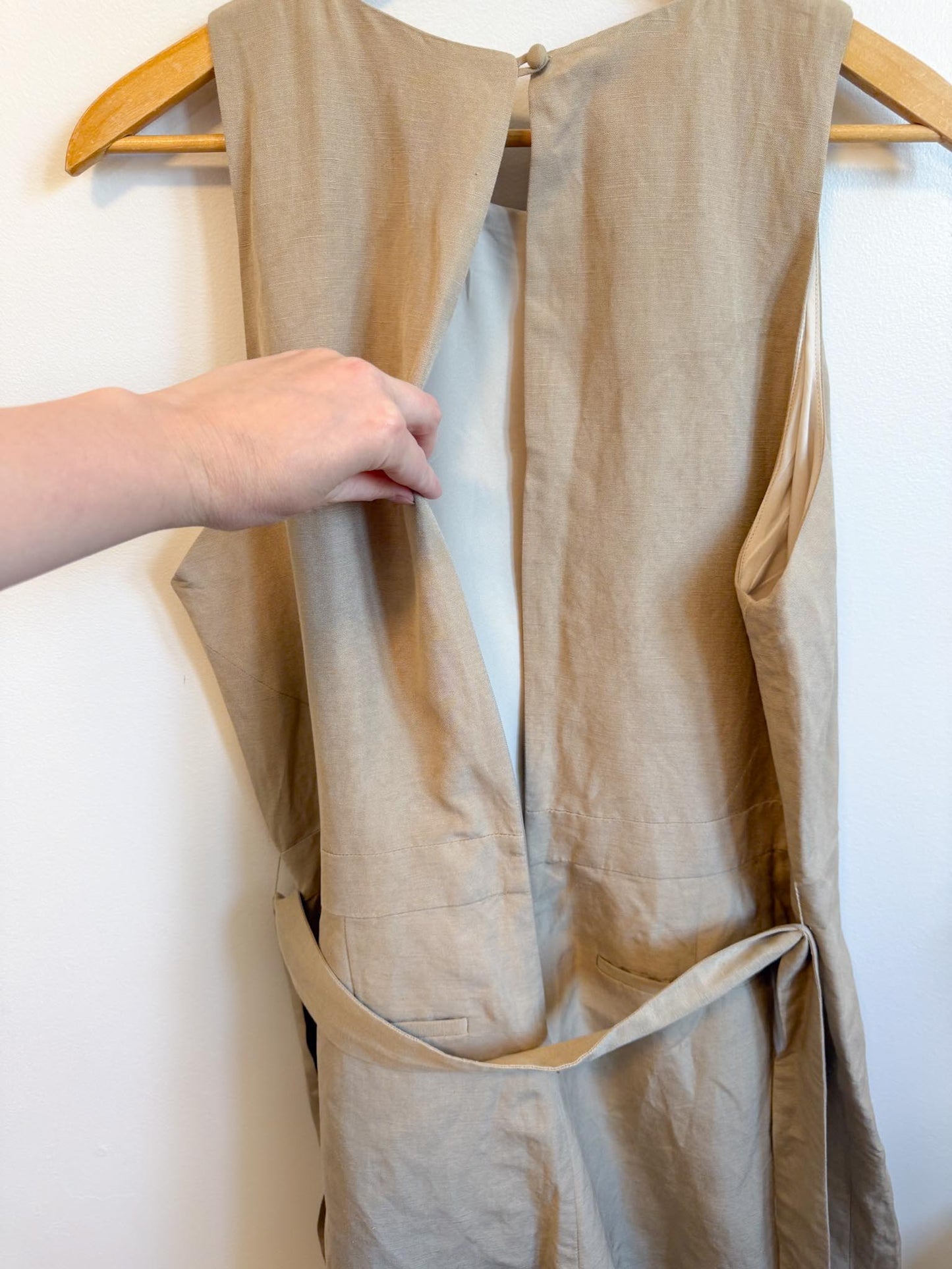 Banana Republic Wide Leg Linen Jumpsuit in Beige (Size 16)