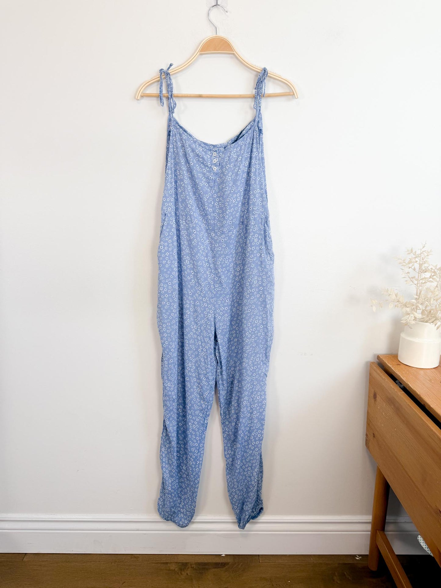 Smash & Tess Blue Floral "Jillyalls" Romper (Size M)