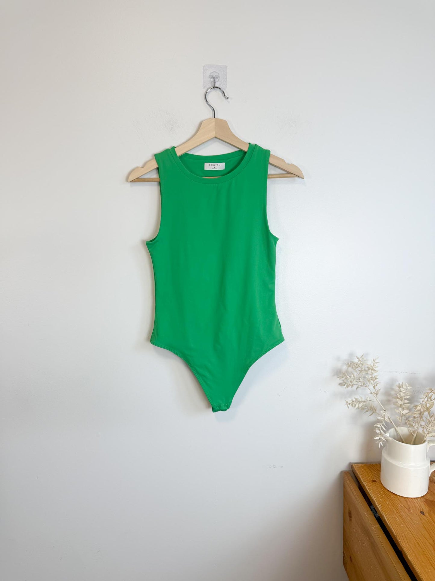 Babaton Contour Crew Bodysuit in Kelly Green (Size M)