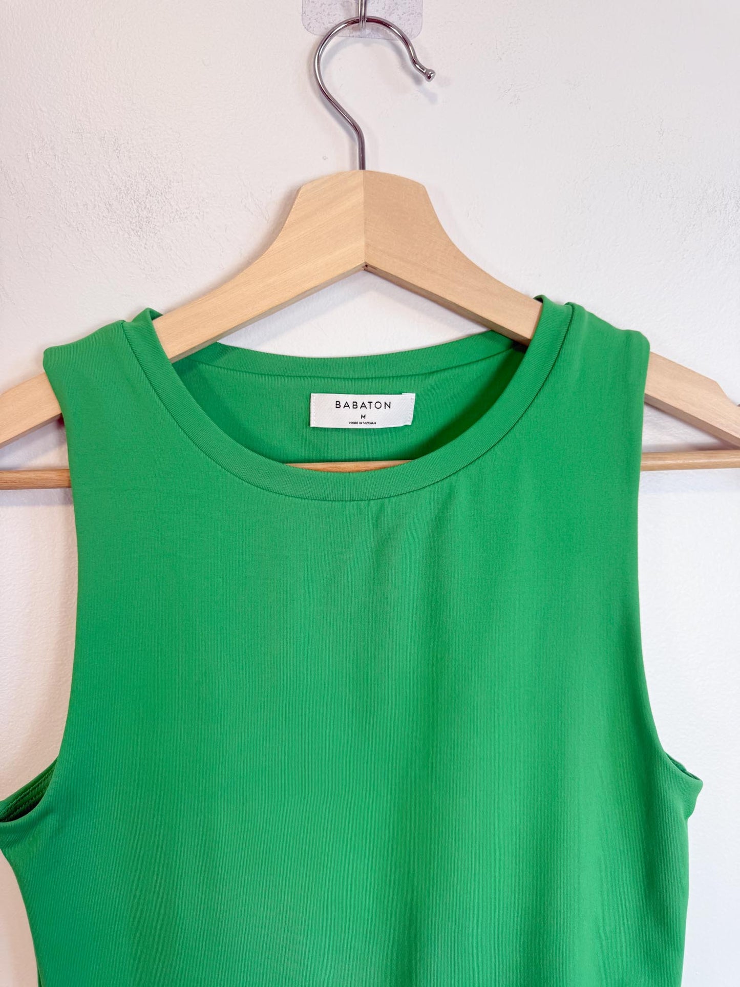 Babaton Contour Crew Bodysuit in Kelly Green (Size M)