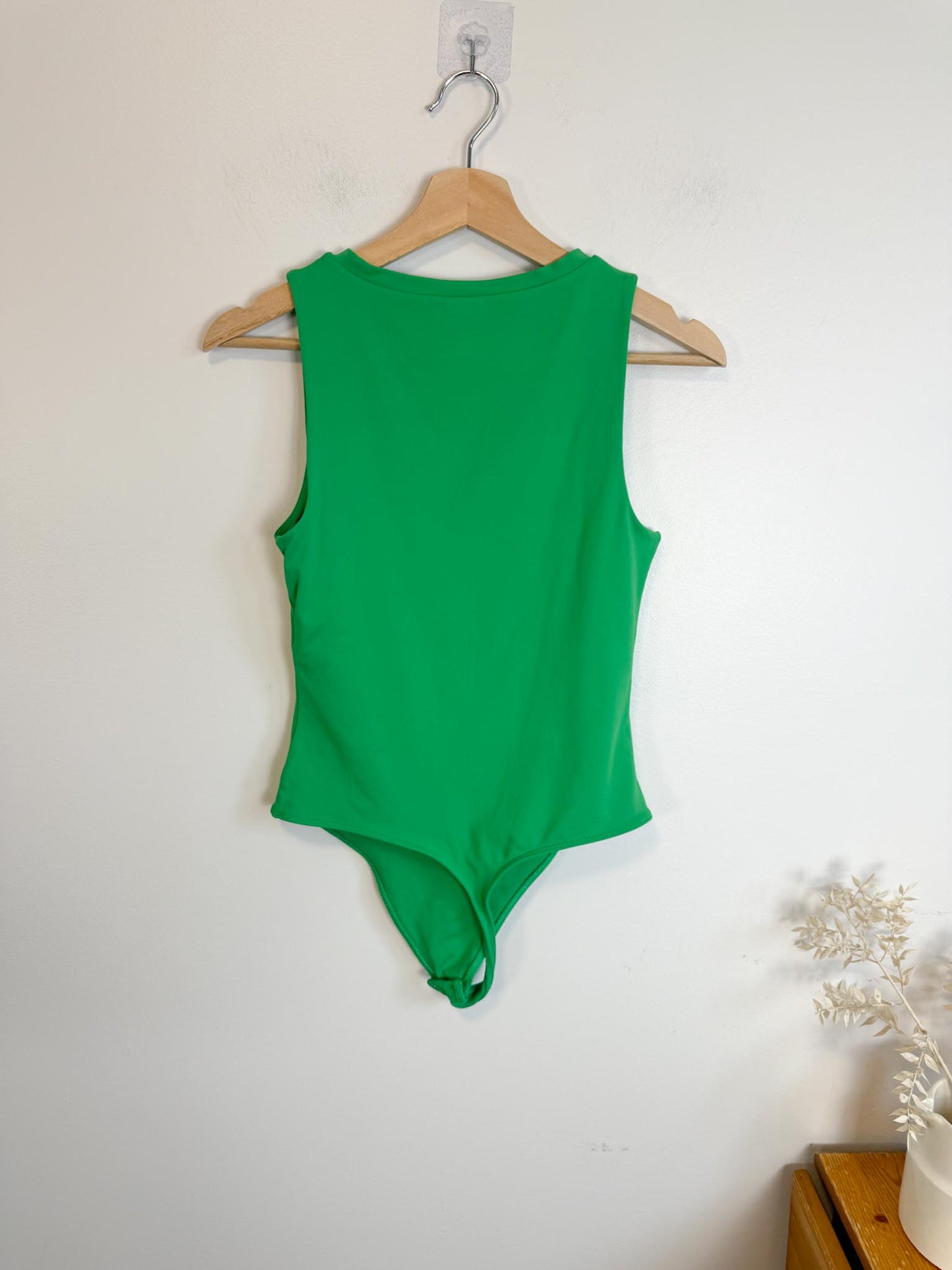 Babaton Contour Crew Bodysuit in Kelly Green (Size M)