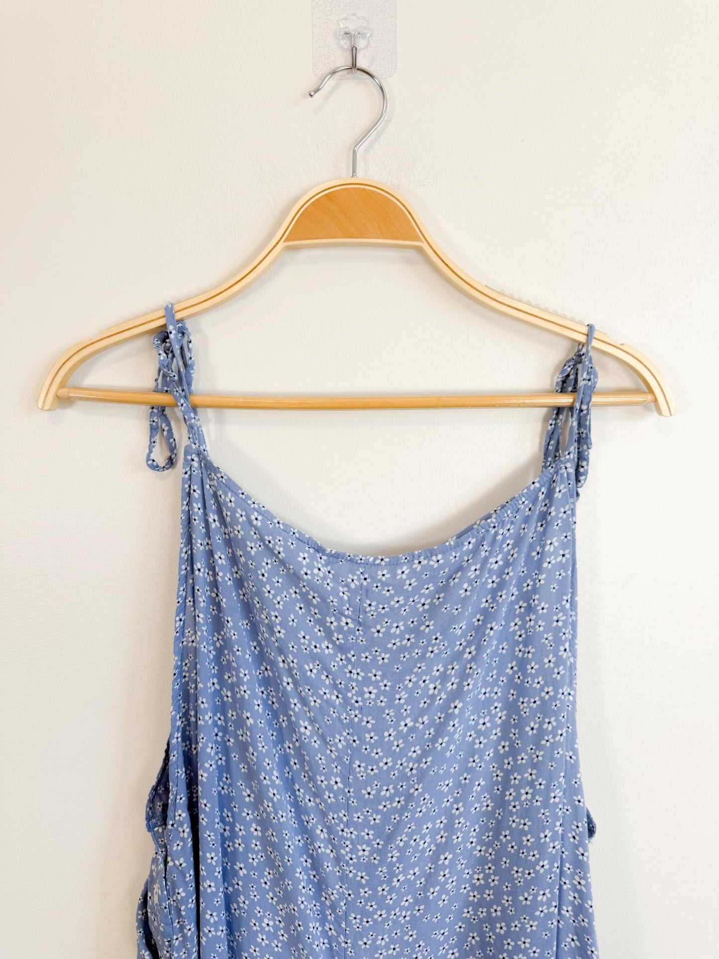 Smash & Tess Blue Floral "Jillyalls" Romper (Size M)