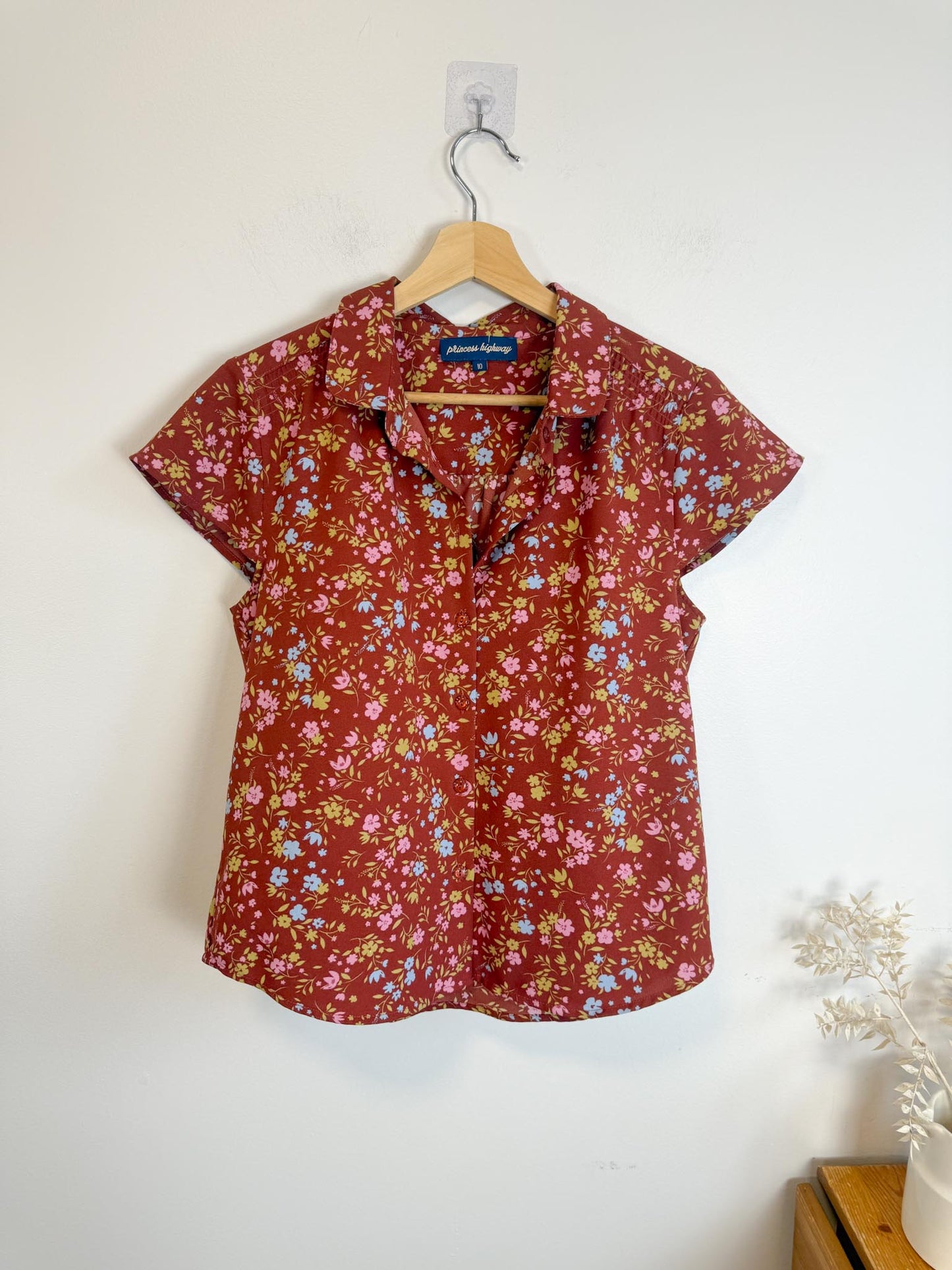 Princess Highway Floral Short Sleeve Blouse (Size M/L)