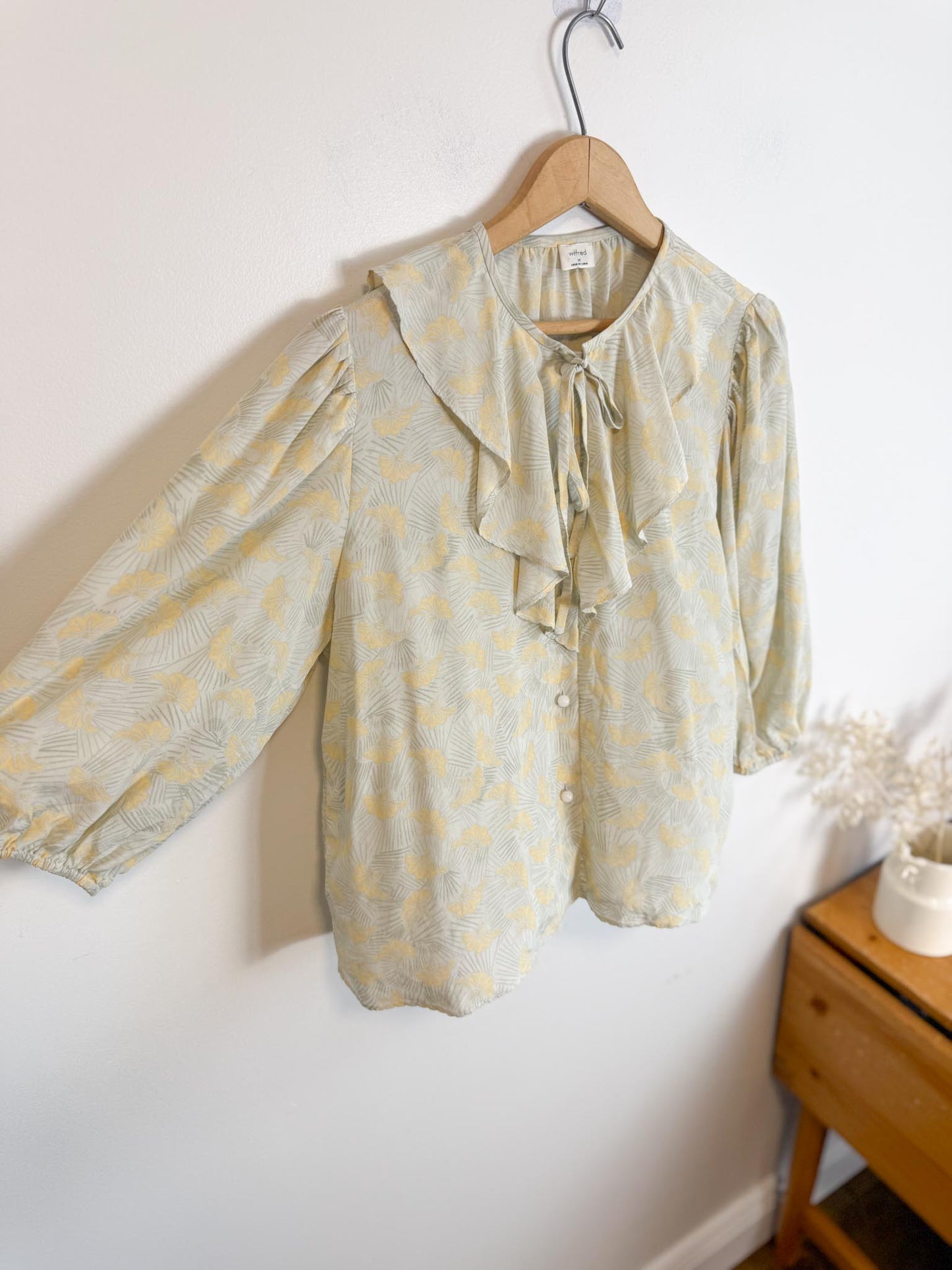 Wilfred Silk Ruffle Collar Blouse in Pastel Green/Yellow (Size M)