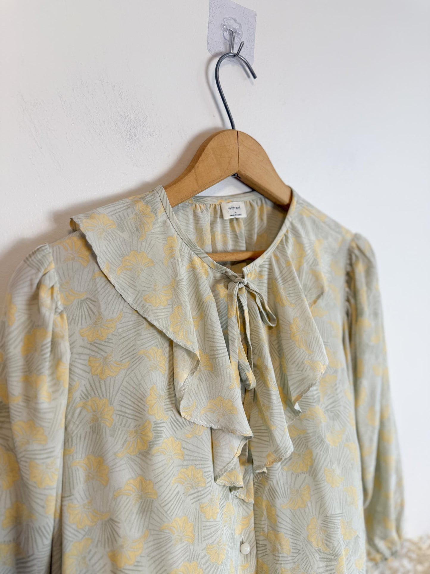 Wilfred Silk Ruffle Collar Blouse in Pastel Green/Yellow (Size M)