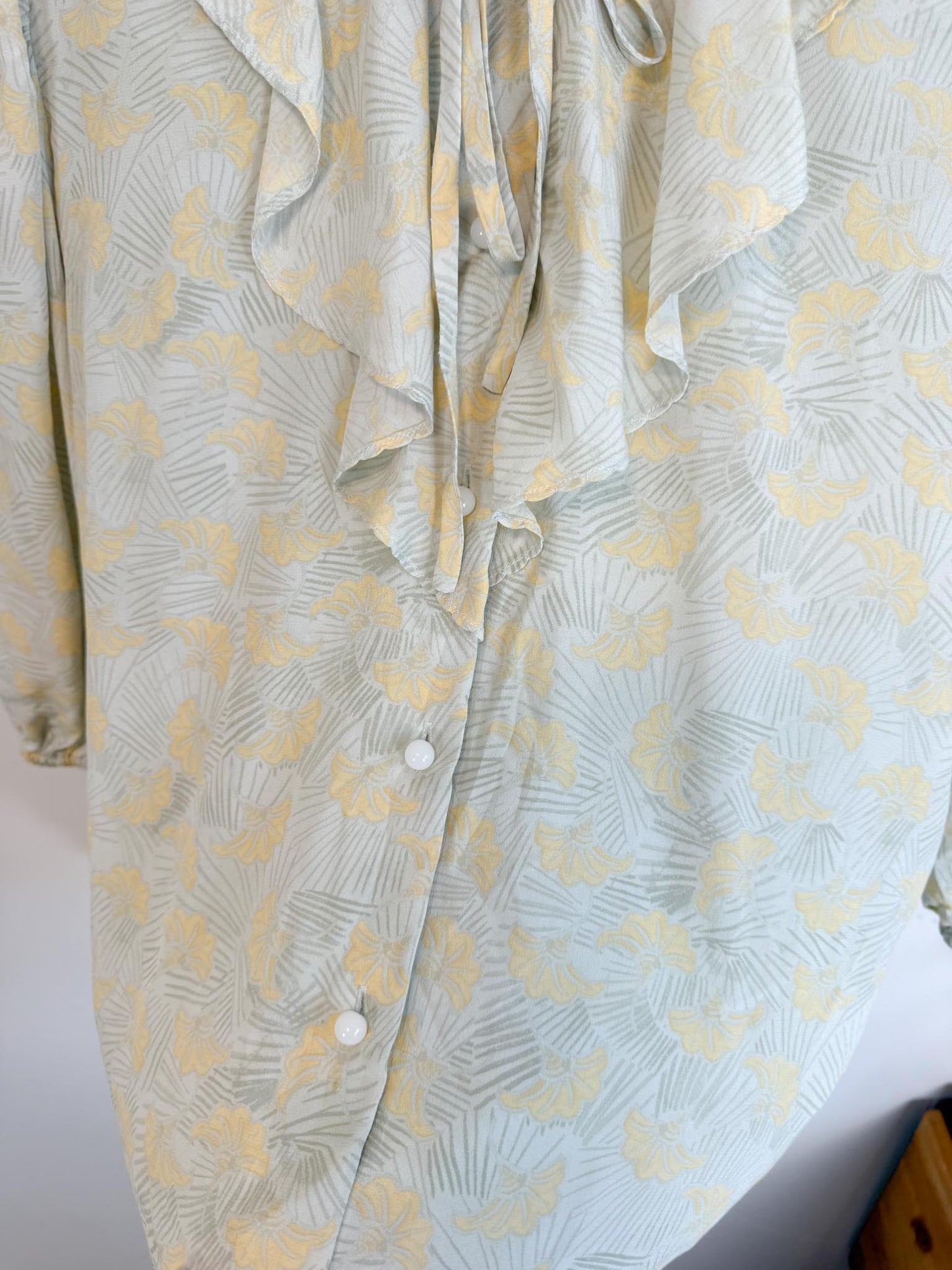 Wilfred Silk Ruffle Collar Blouse in Pastel Green/Yellow (Size M)