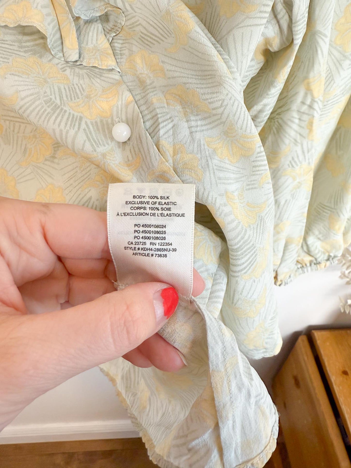 Wilfred Silk Ruffle Collar Blouse in Pastel Green/Yellow (Size M)