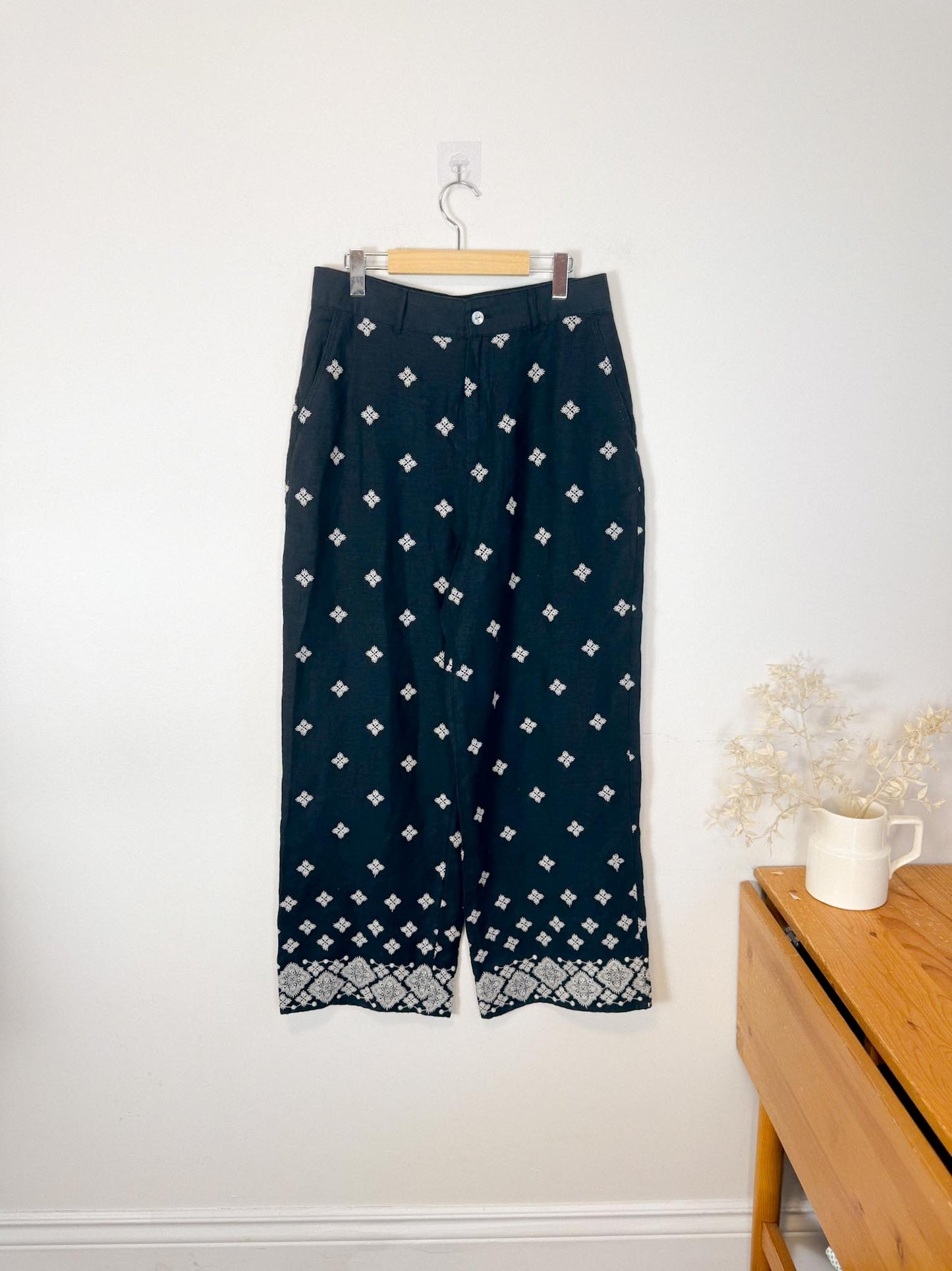 Rachel Zoe Embroidered Wide Leg Linen Pants in Black (Size 12)