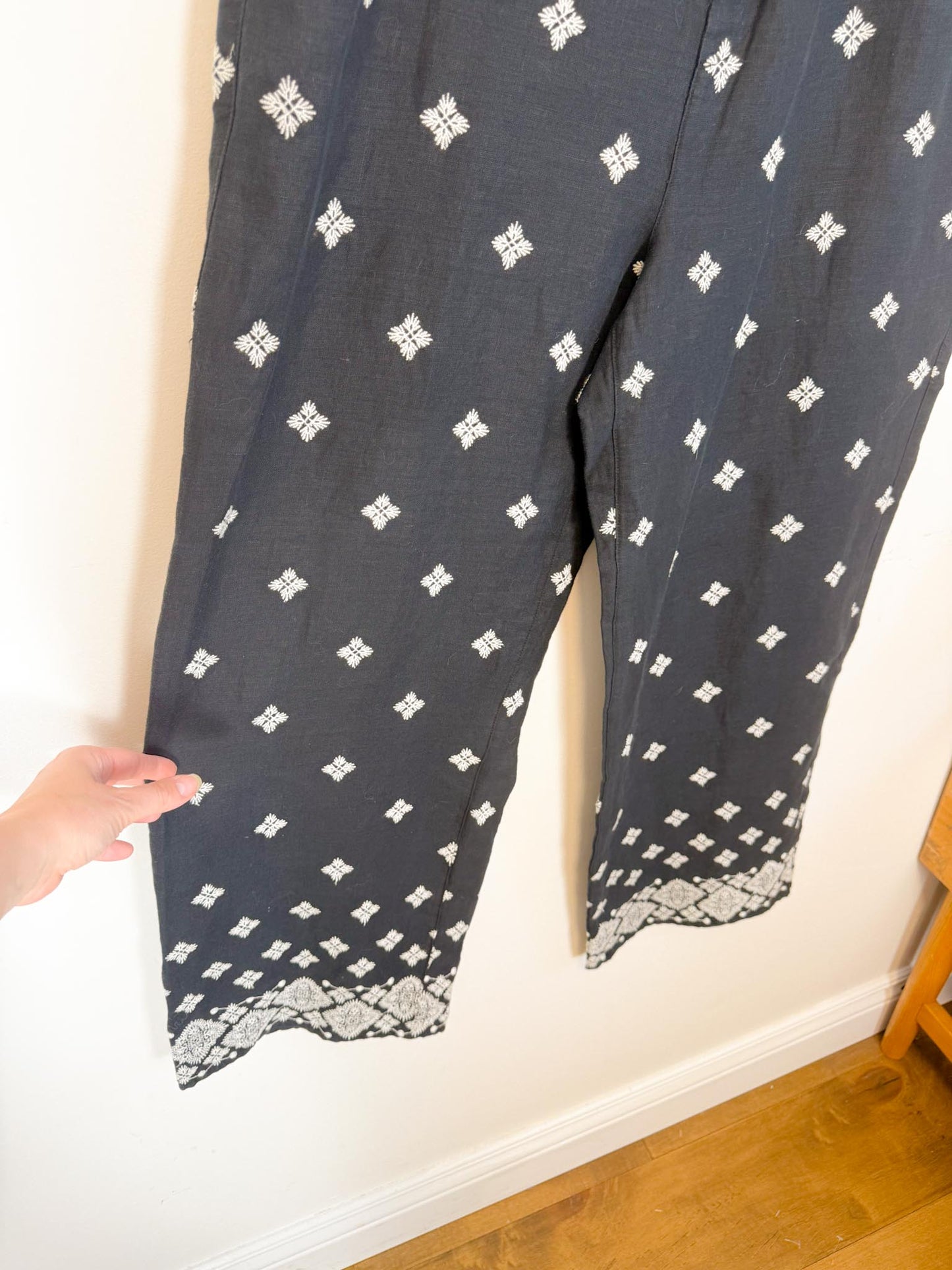 Rachel Zoe Embroidered Wide Leg Linen Pants in Black (Size 12)