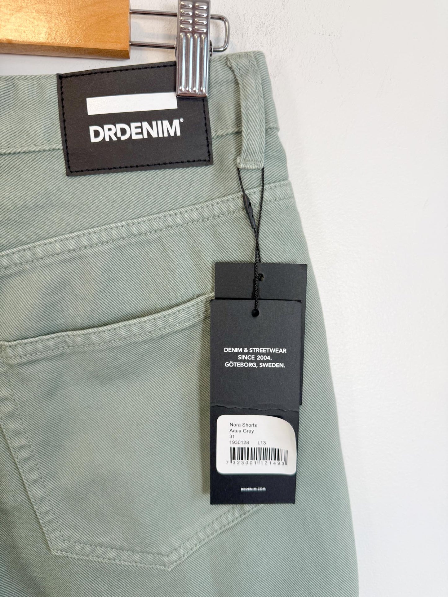 DRDENIM "Nora Shorts in Aqua Grey" NWT (Size 31)