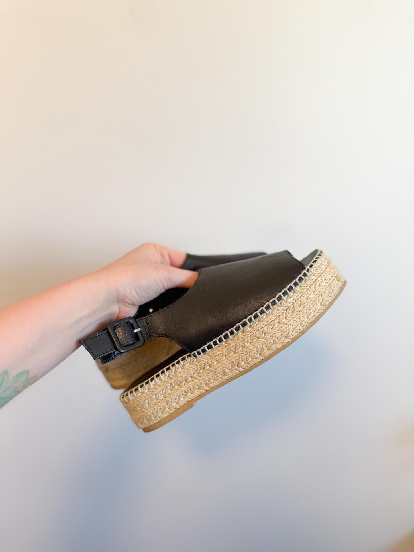 Vagabond "Celeste" Slingback Espadrille Slides in Black Leather (Size 6)