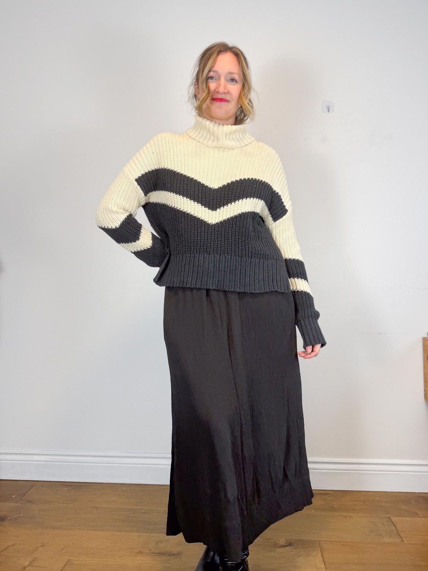 Veronica Beard Knit Turtleneck Sweater (Size M)