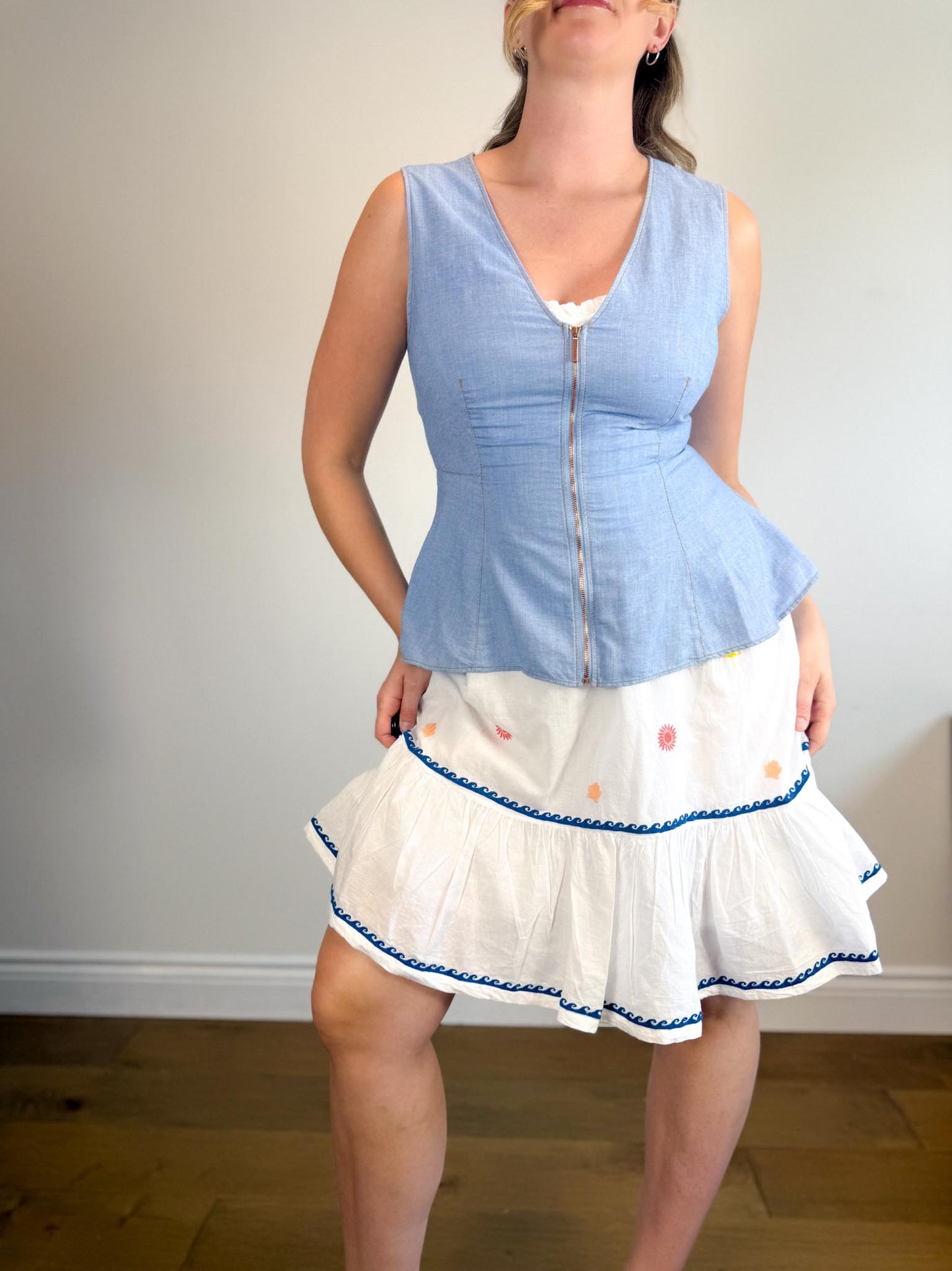 Cop.Copine "Ponctuel Denim Top in Light Wash" (Size L)
