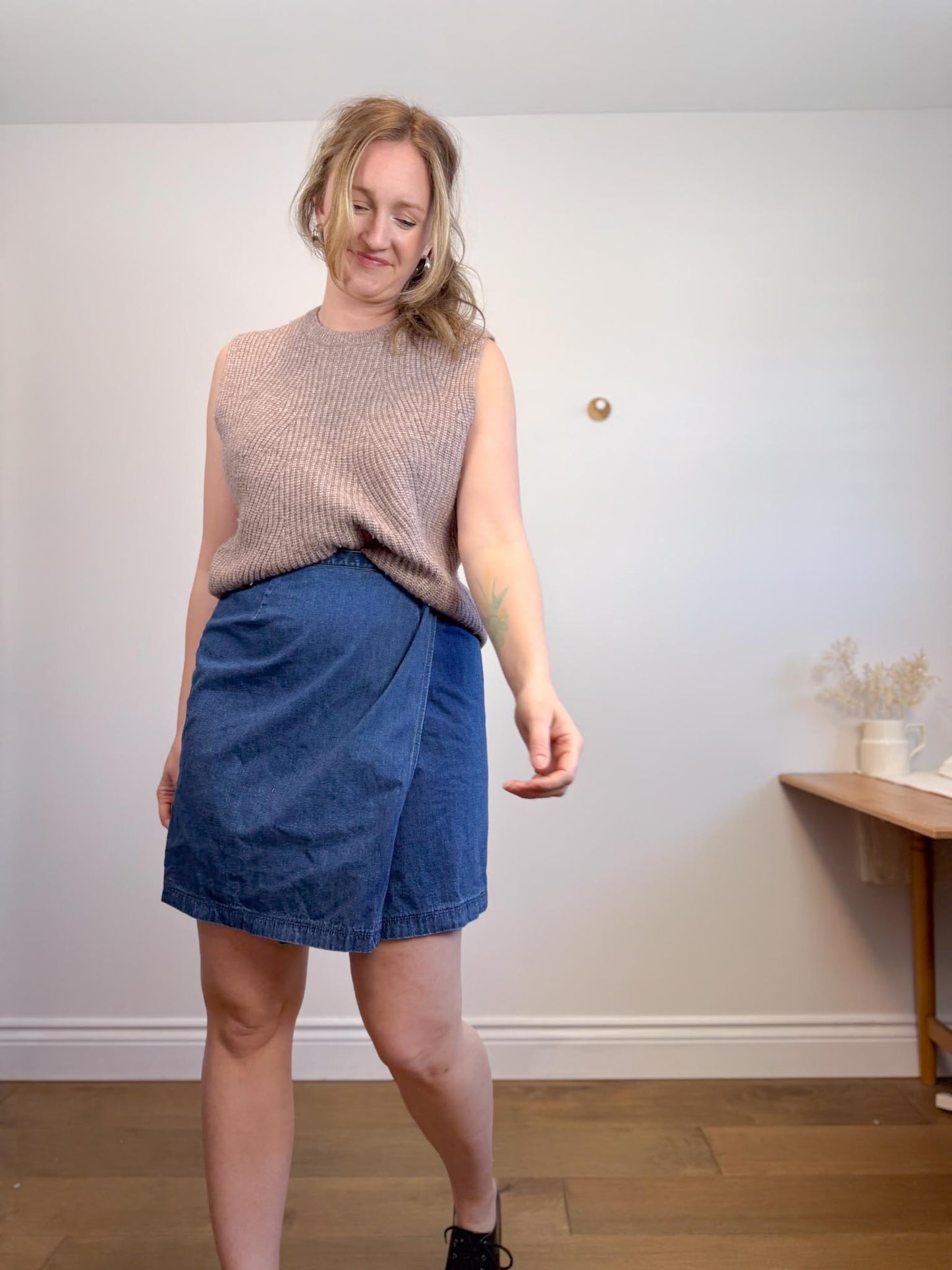 Reitman’s Sweater Vest in Dusty Violet (Size M)