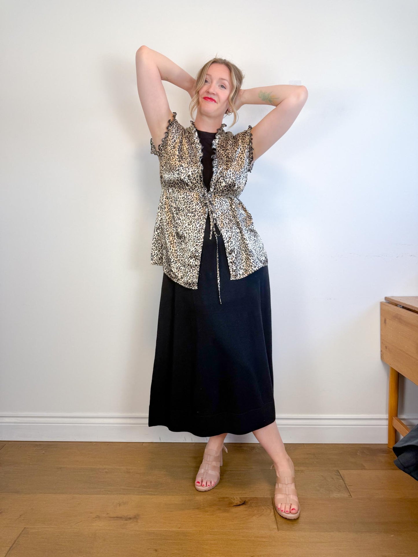 Vintage Leopard Print Blouse with Front Tie (Size L)